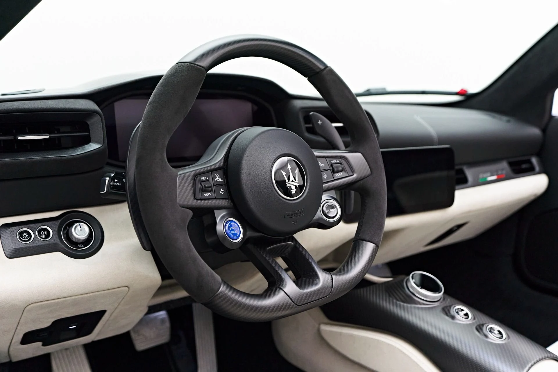 mph052_411231588_Used_2023_Maserati_MC_20_1738621000_fedea05005