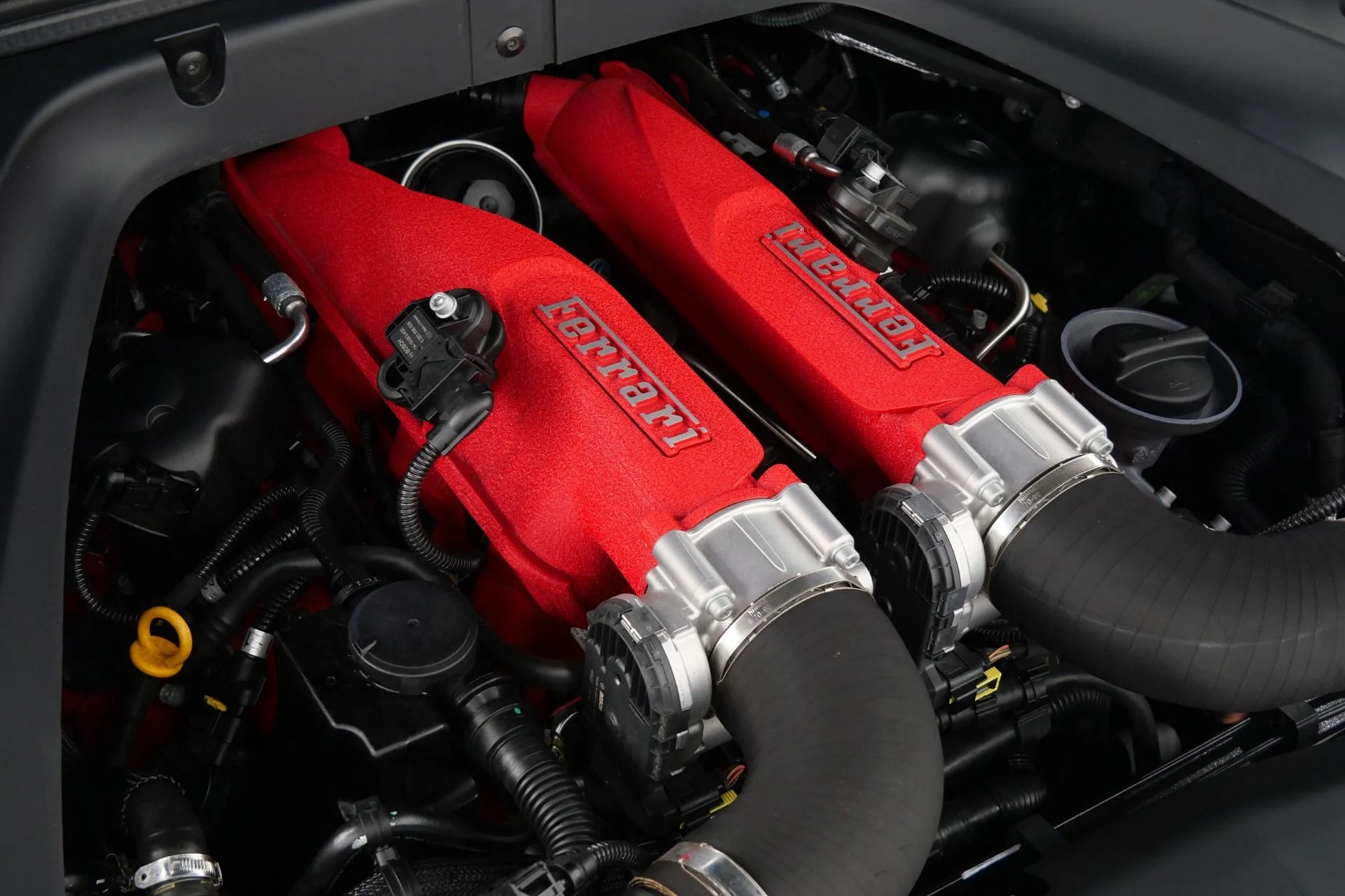 mph052_4112654186_Used_2015_Ferrari_California_T_Carbon_Fiber_Interior_Trim_Low_Miles_1778860408_d8c324d5e6