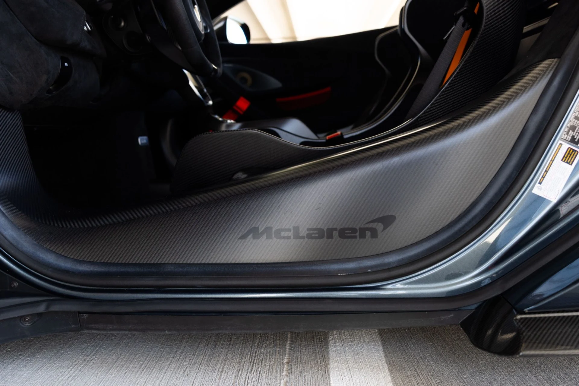 mph052_4115855598_Used_2020_Mc_Laren_620_R_1785795567_a33c013011