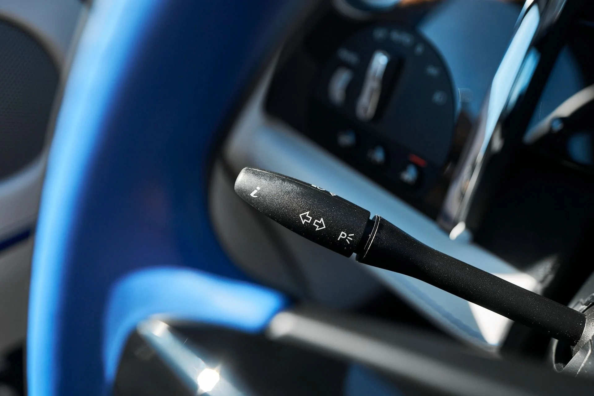 mph052_412191885_Used_2020_Rolls_Royce_Wraith_Base_1762567793_10e6511999