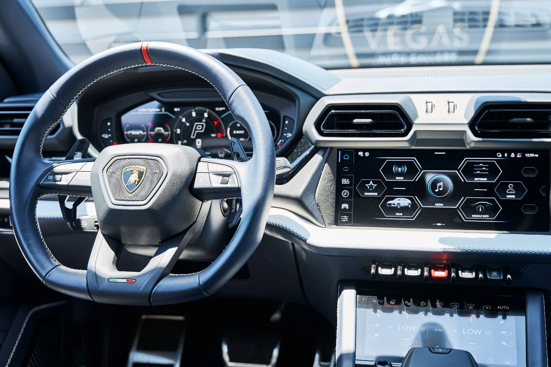 mph052_4128316484_Used_2025_Lamborghini_Urus_SE_1780417820_dc4e3ee1f5