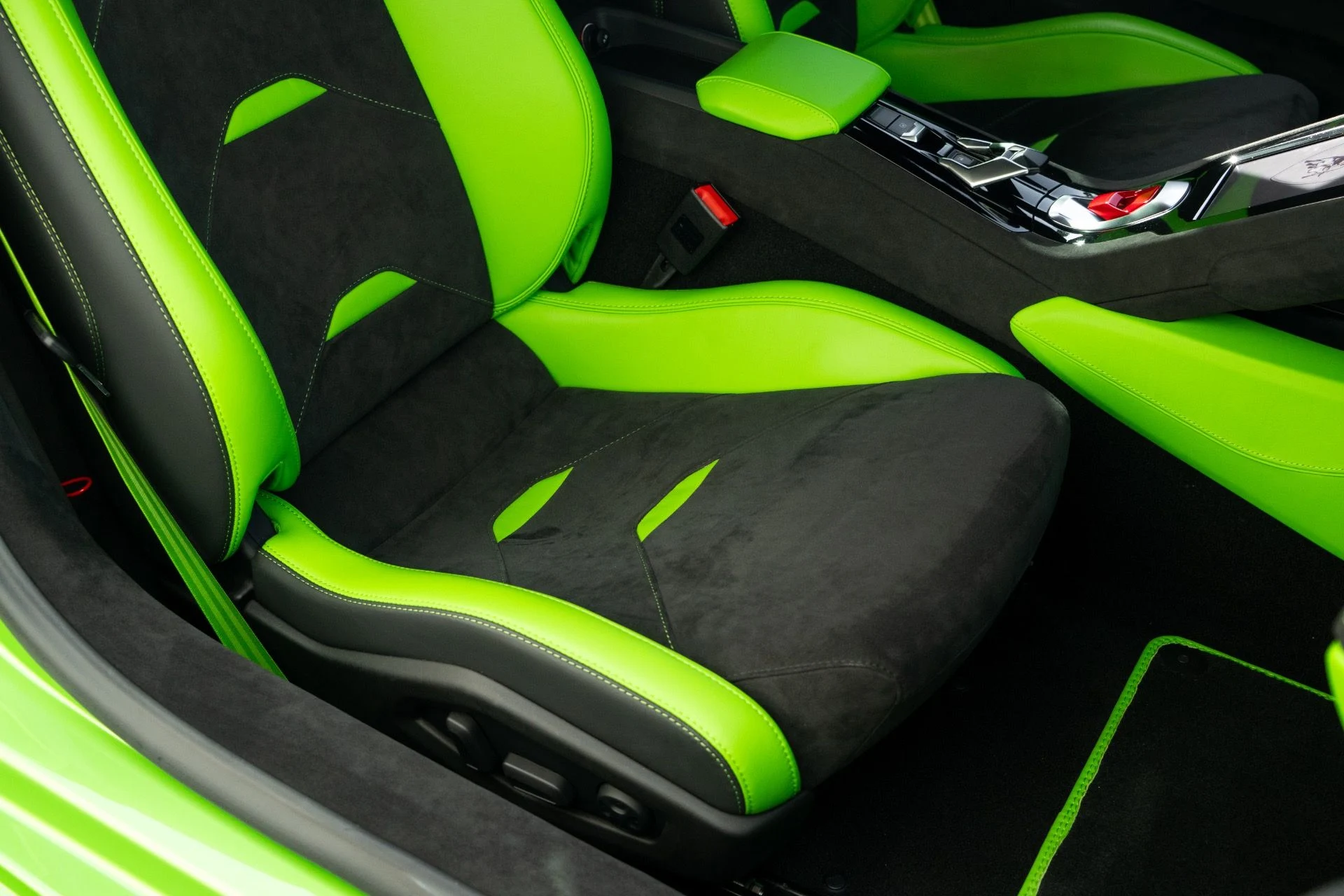 mph052_4129396324_Used_2023_Lamborghini_Huracan_Tecnica_1761058582_a9f61dbbca