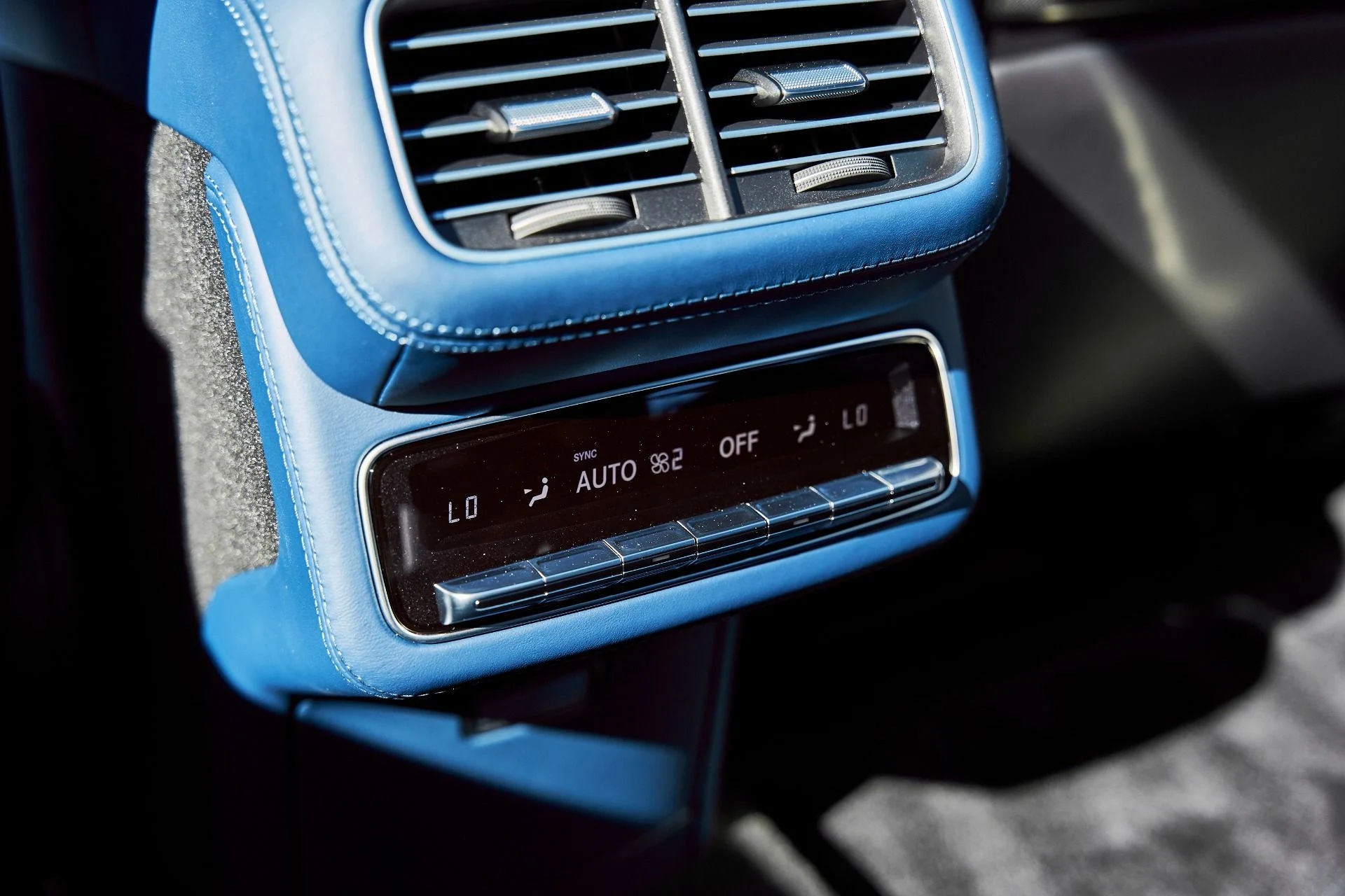 mph052_4150557825_Used_2026_Mercedes_Benz_GLS_Maybach_GLS_600_1770697633_744b3c197e