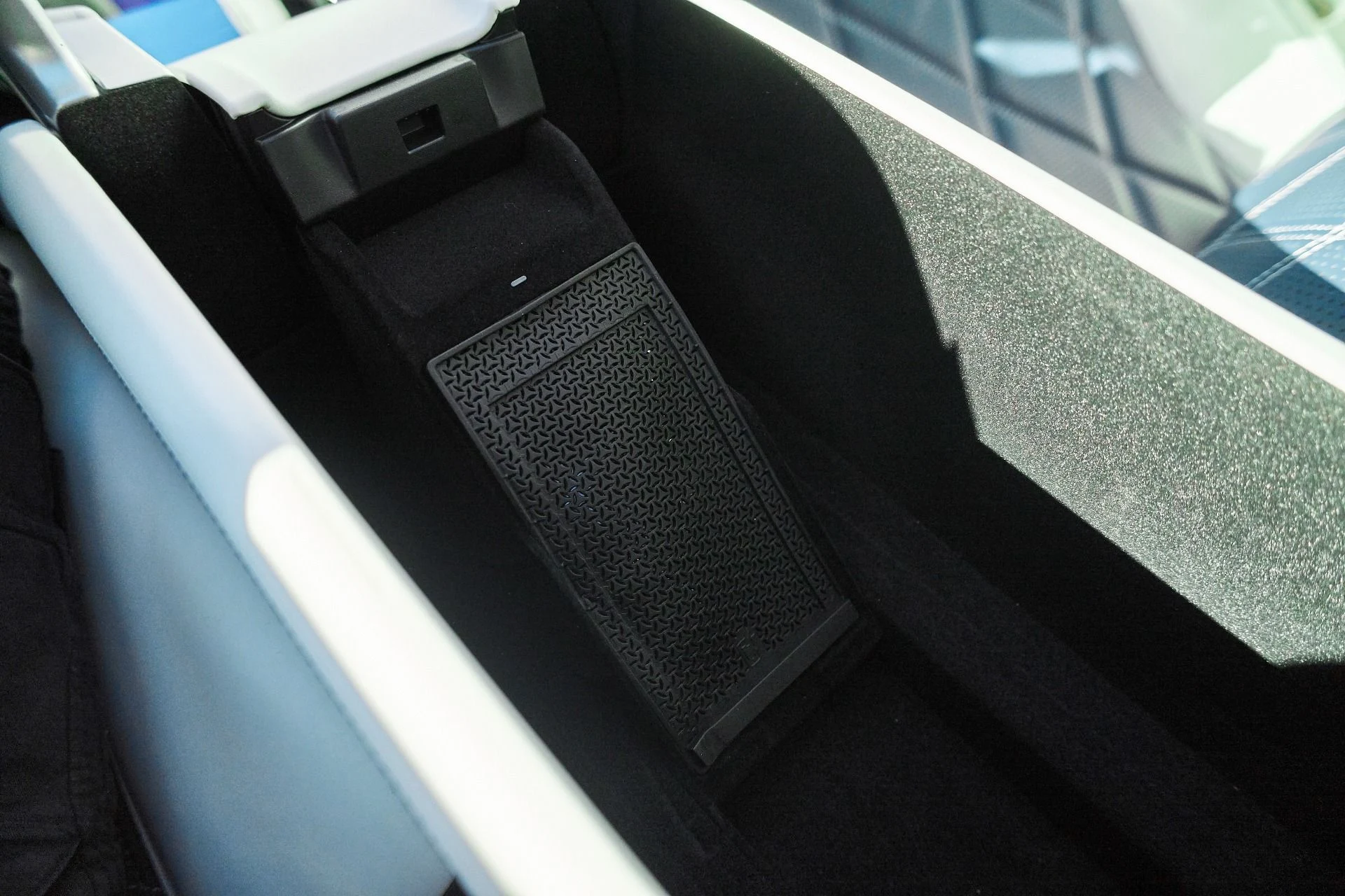 mph052_4179698664_Used_2024_Mercedes_Benz_S_Class_Maybach_S_680_1765936847_afb6925bfc