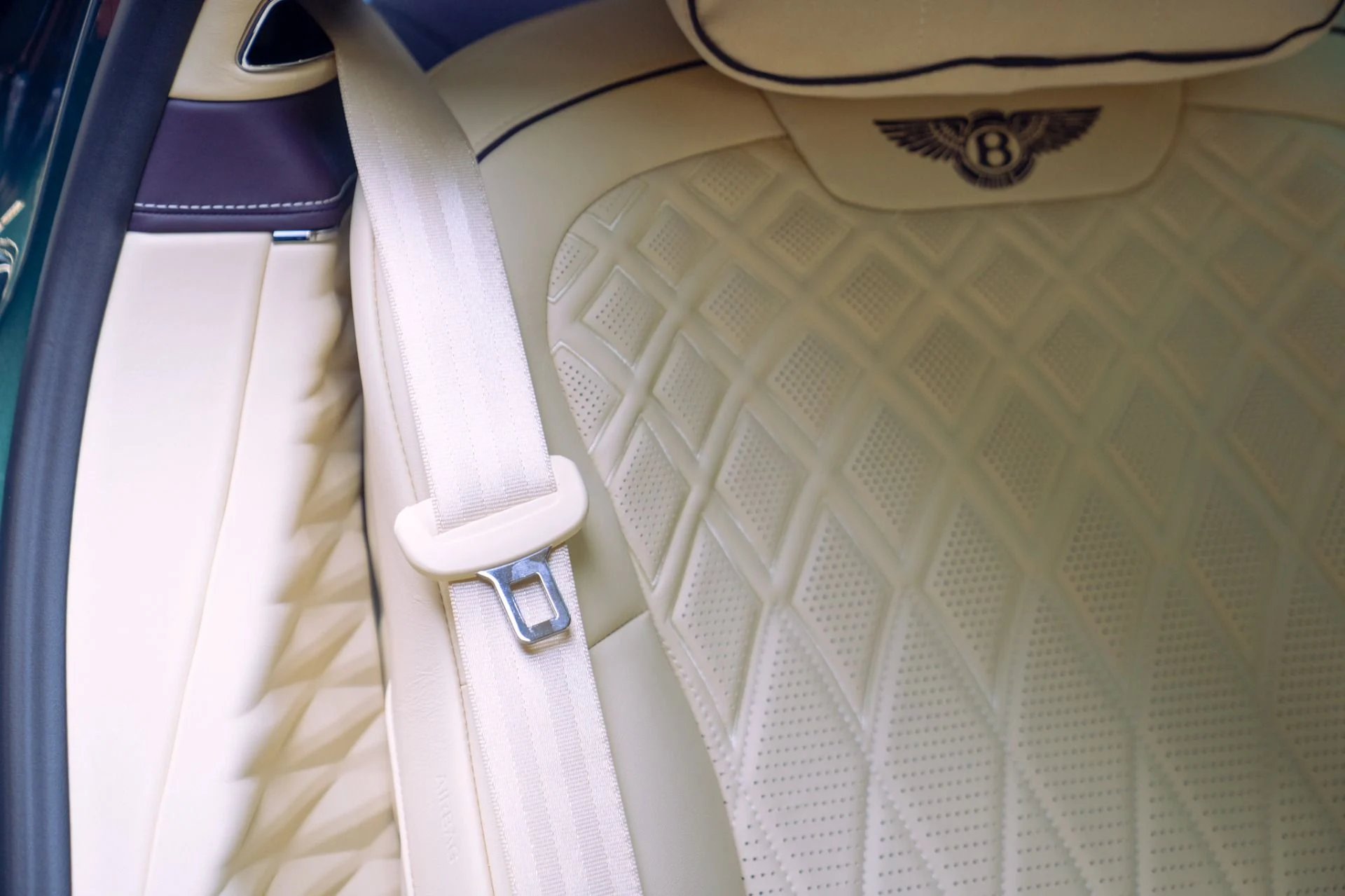 mph052_419236242_Used_2022_Bentley_Flying_Spur_V8_1790700947_282f22c372