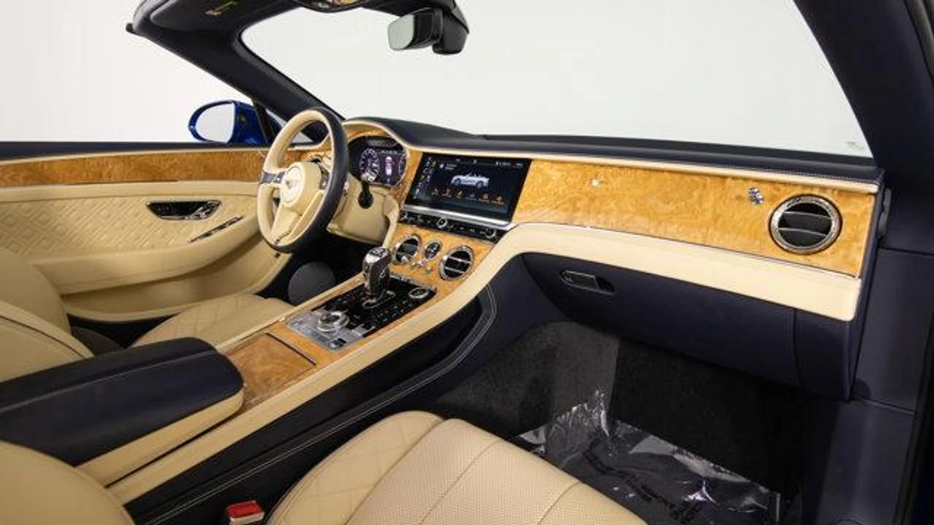 mph052_4210513662_jb_T423ejk_W5_H_Pcr_Rc_Gz1x_B_Wrw9o_69f6e5e8b8