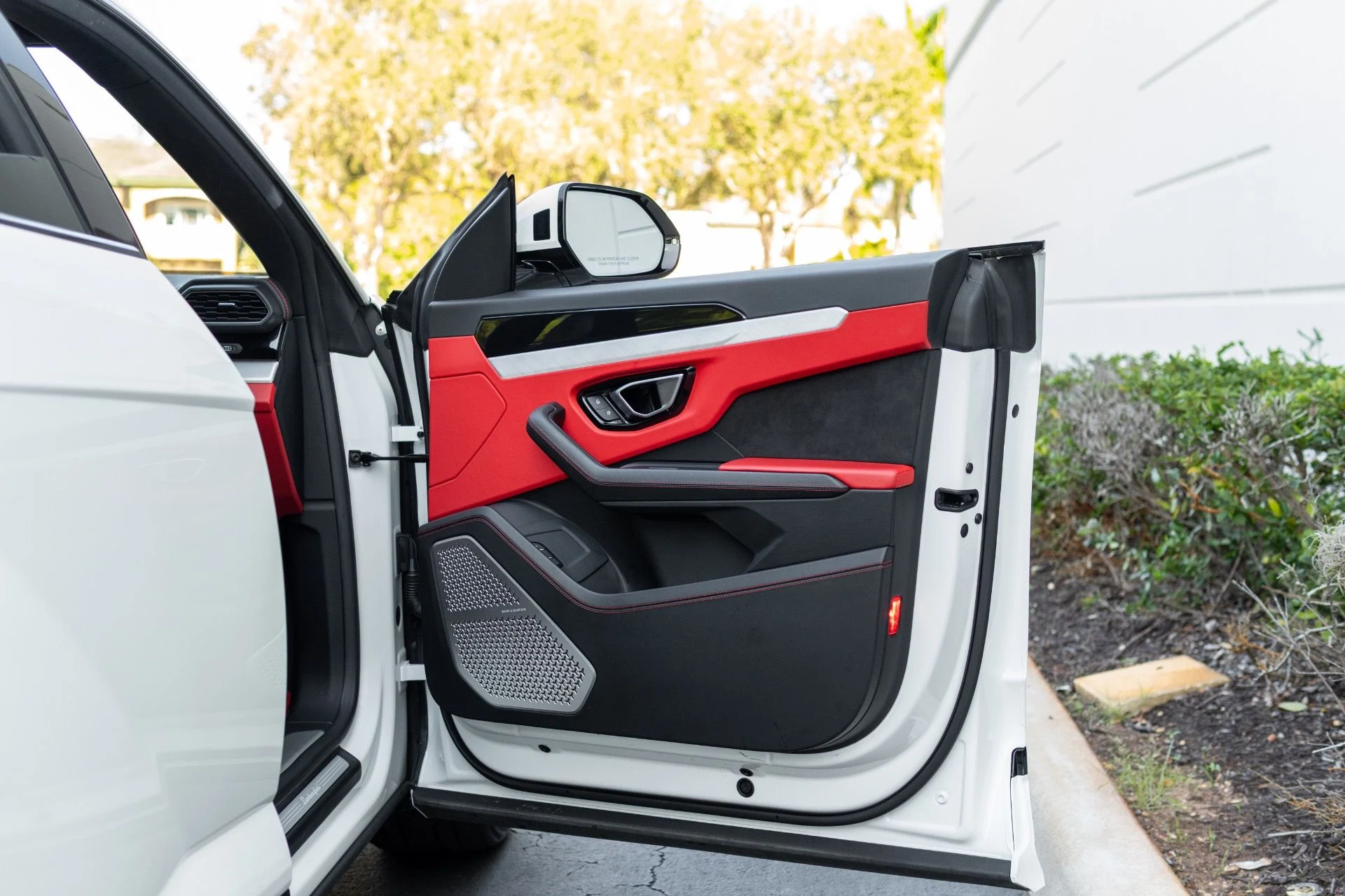 mph052_4231021022_Used_2021_Lamborghini_Urus_1767069879_34f4caf5e5