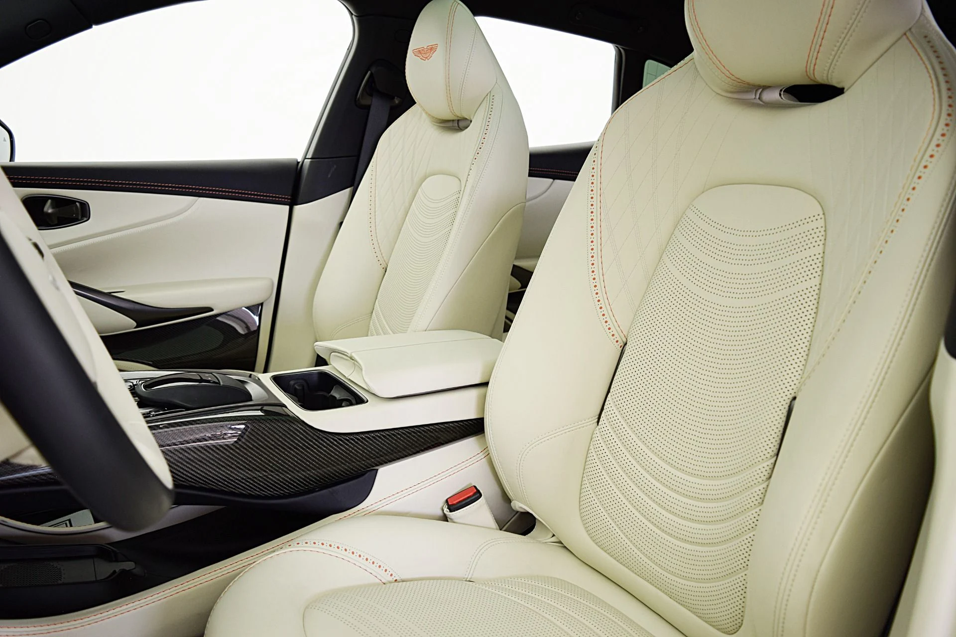 mph052_4267151175_Used_2022_Aston_Martin_DBX_107a1eb8d6