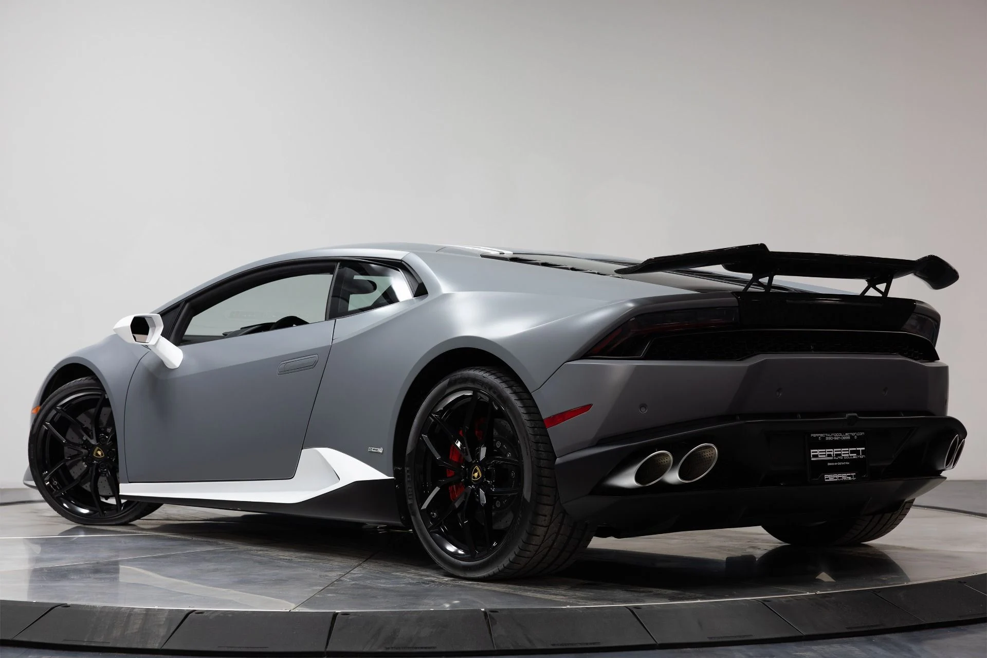 mph052_4270845669_Used_2017_Lamborghini_Huracan_1765410503_5f42a65a93