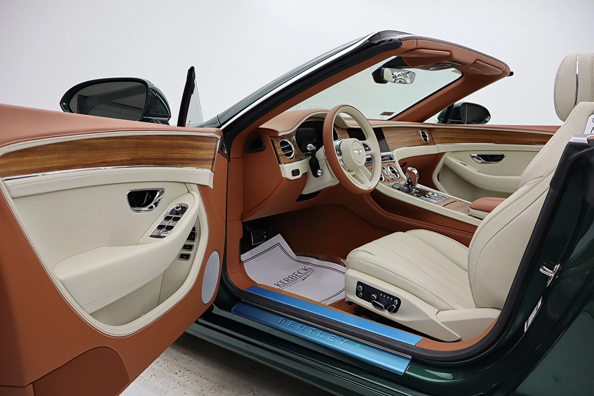 mph052_4283104252_New_2026_Bentley_Continental_GTC_bf34f4c514