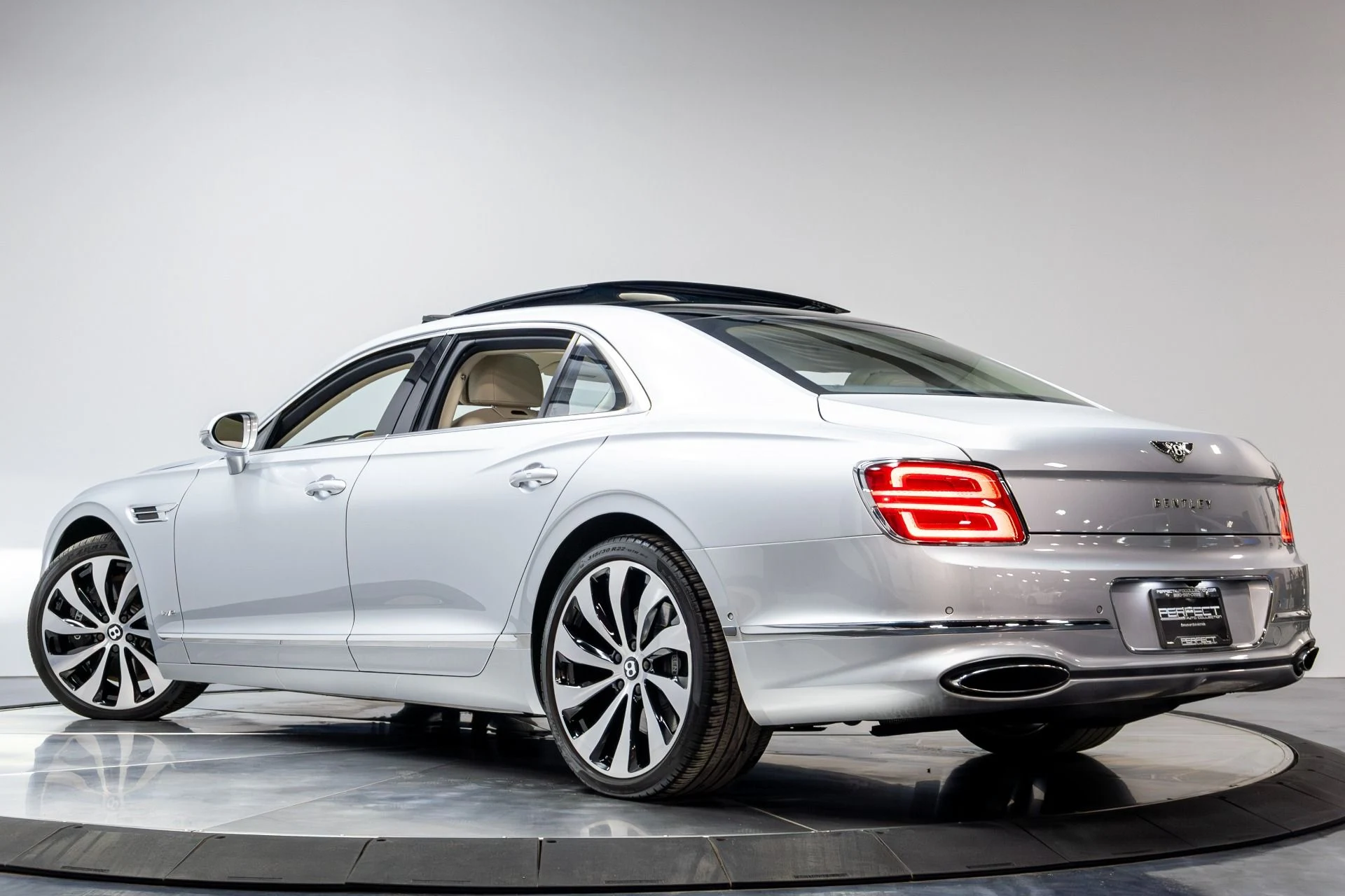 mph052_4291708413_Used_2021_Bentley_Flying_Spur_W12_1772666284_a3b89127fe