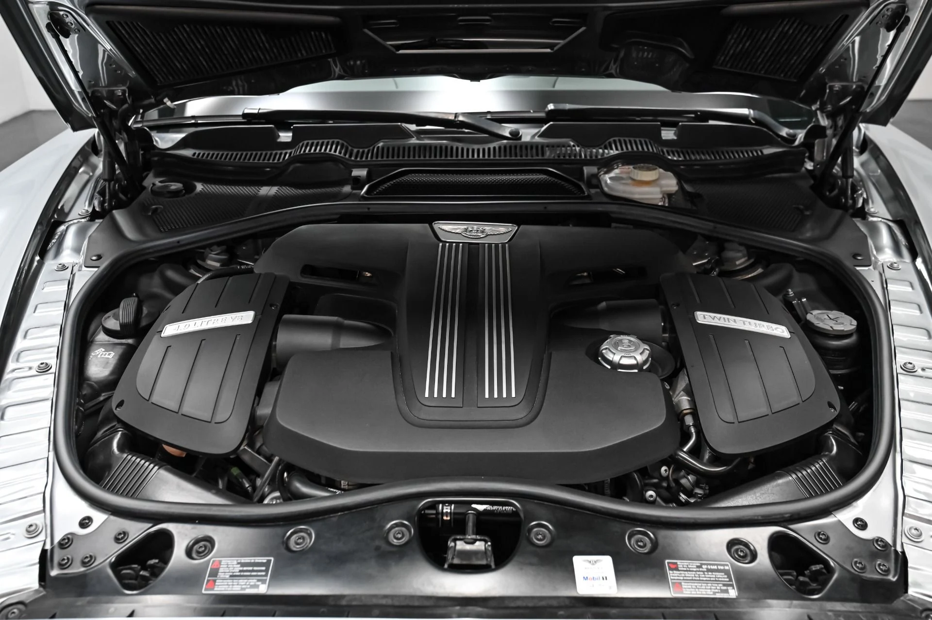 mph052_44843363_Used_2018_Bentley_Flying_Spur_V8_S_1754506017_636f4fc825