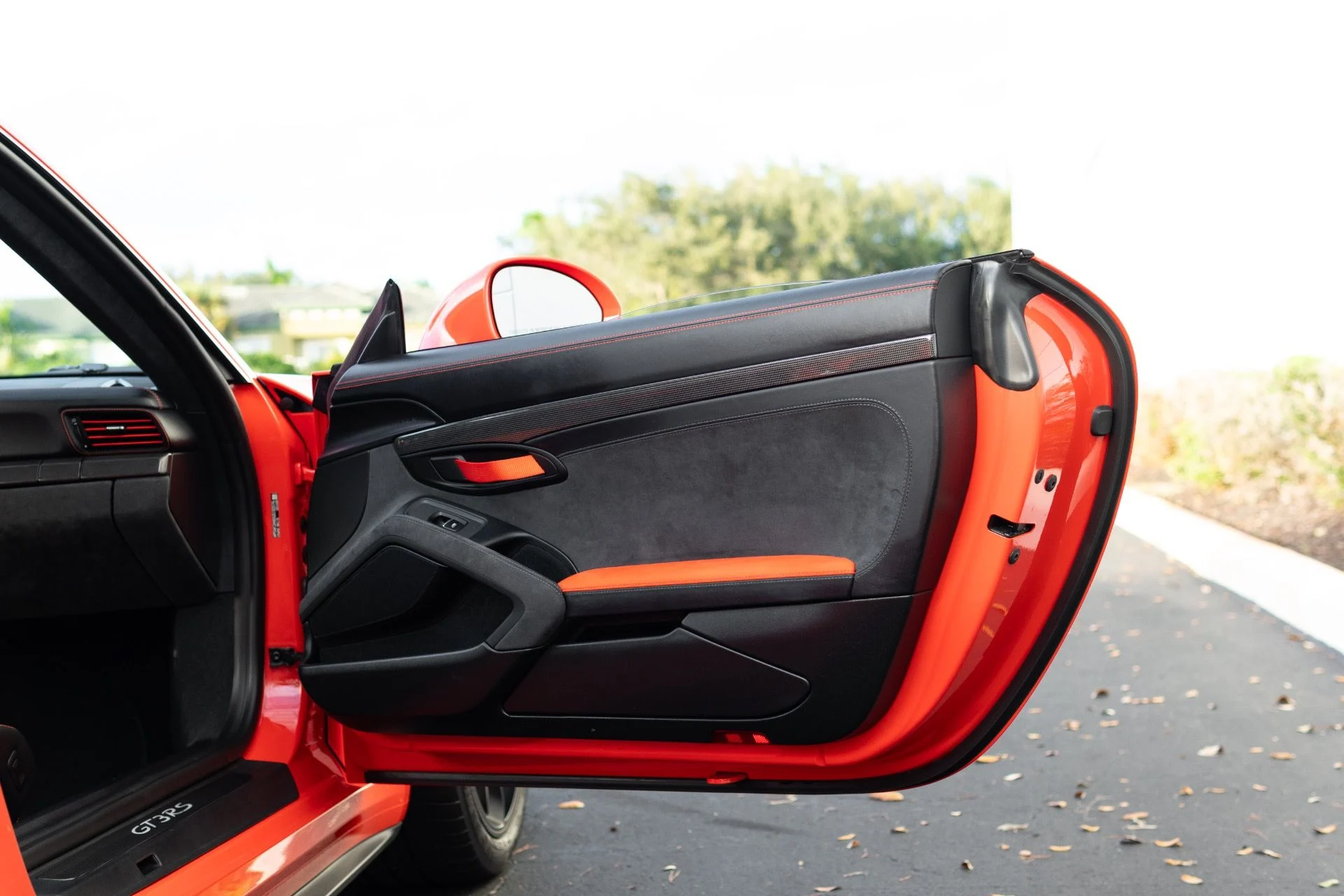 mph052_450496552_Used_2016_Porsche_911_GT_3_RS_1766773556_c229e38e62