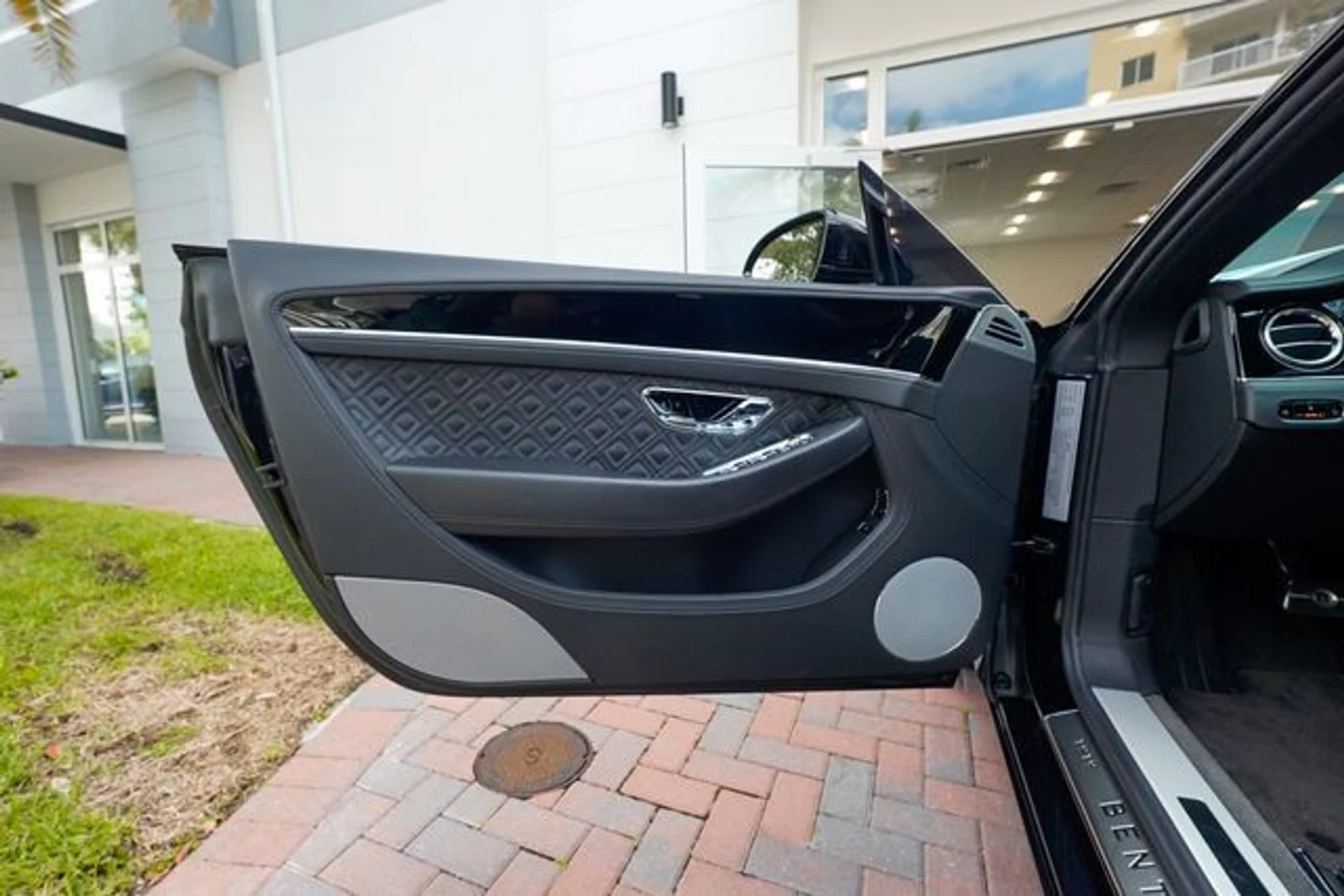 mph052_455376416_22959392_53_4a4a33cdf3