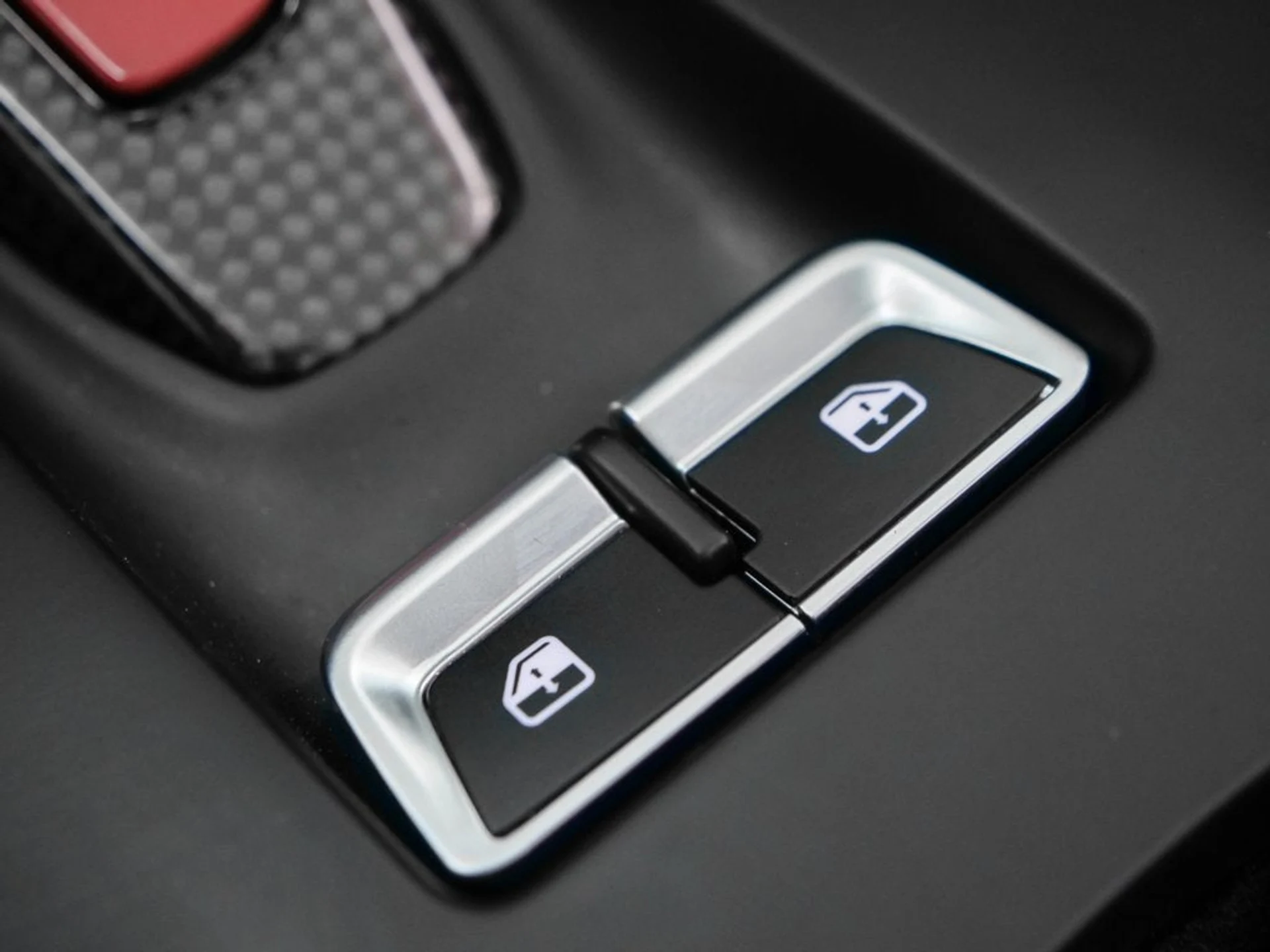 mph052_458251775_53_9200e883a1