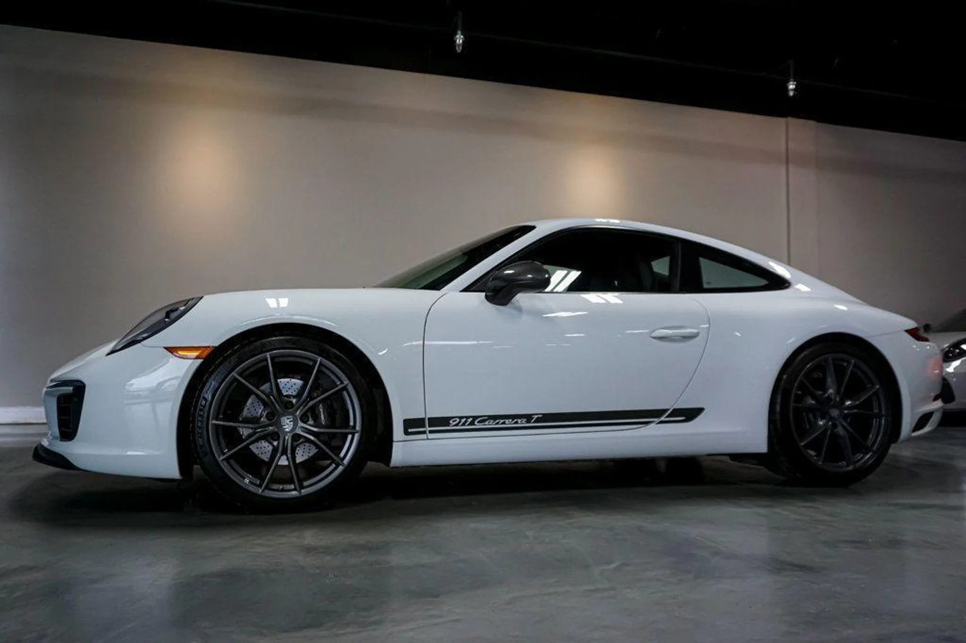 mph052_468962576_l_B531w18_Xc_VI_Vi0_Zjz_Tfi_N_Alx_EA_64222633b9