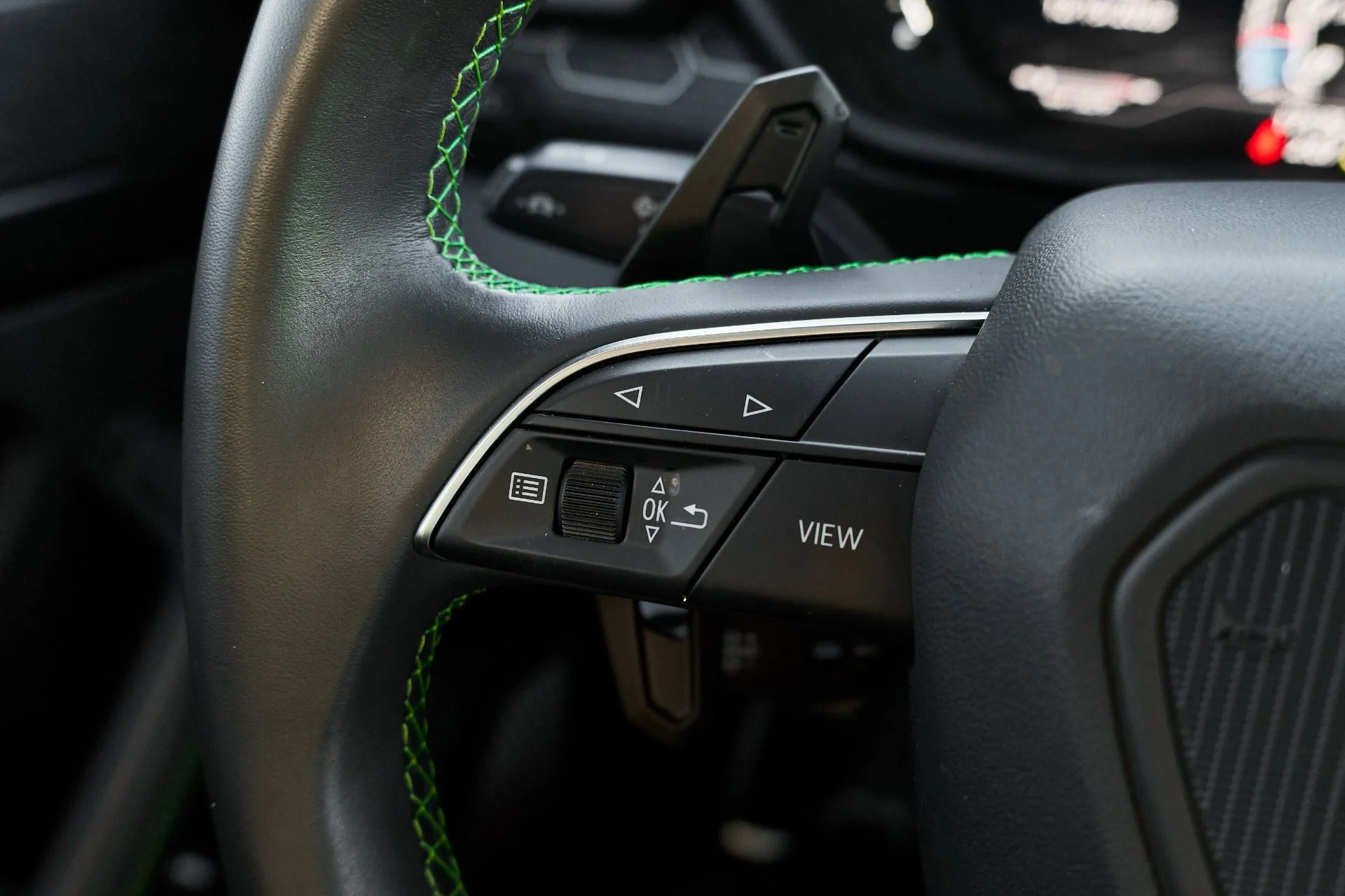 mph052_492886402_Used_2021_Lamborghini_Urus_1765854542_78cc0ba656