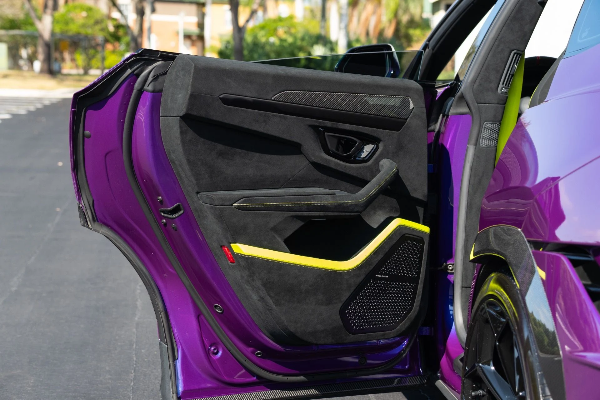 mph052_50439954_Used_2023_Lamborghini_Urus_Performante_1771690657_f3f1f19401