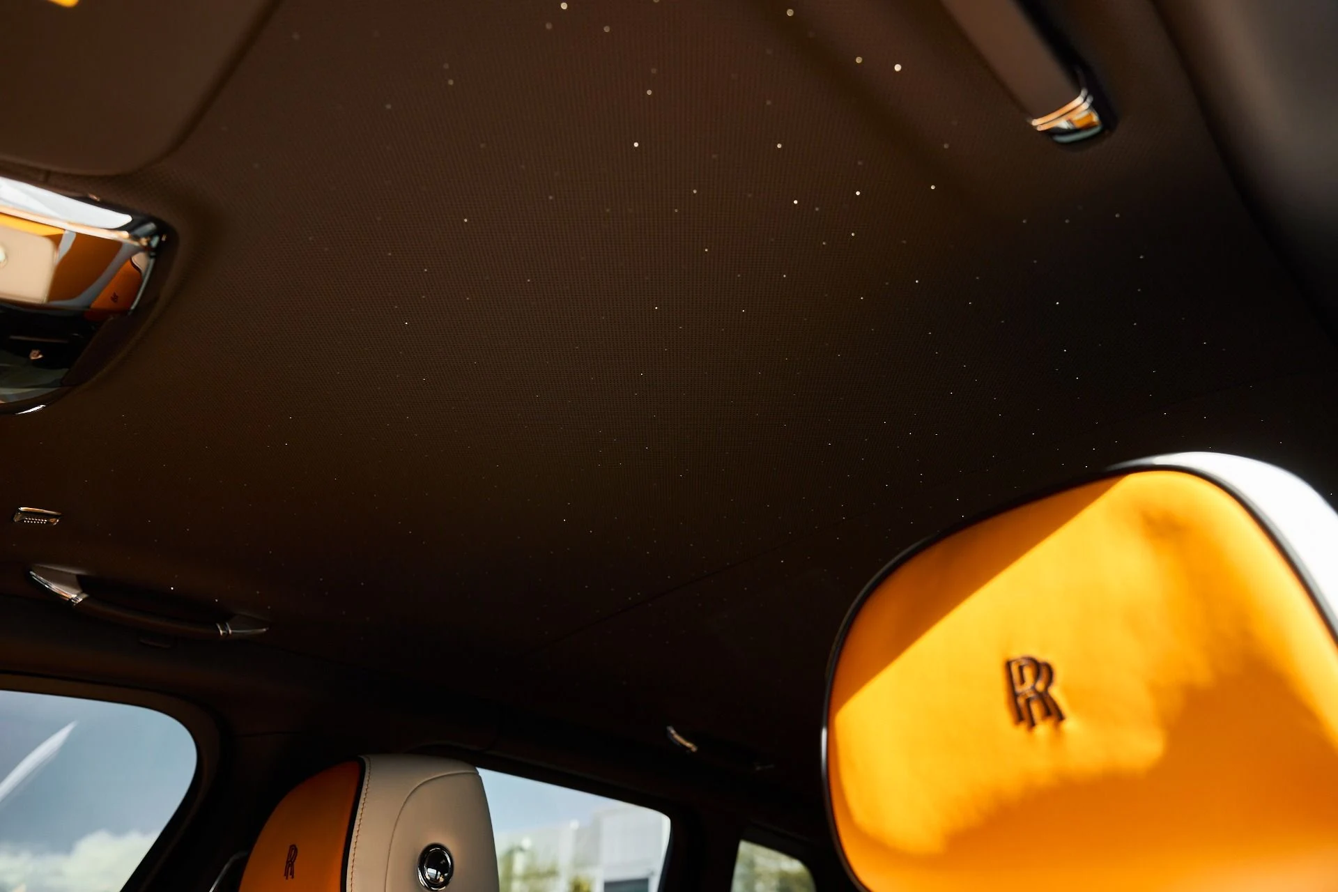 mph052_533866099_Used_2026_Rolls_Royce_Cullinan_Base_1766884806_8fe30c033b