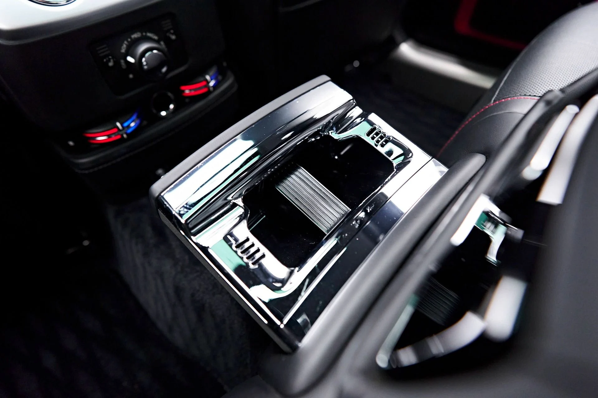mph052_558362409_Used_2019_Rolls_Royce_Ghost_Base_1713298107_529632fa22