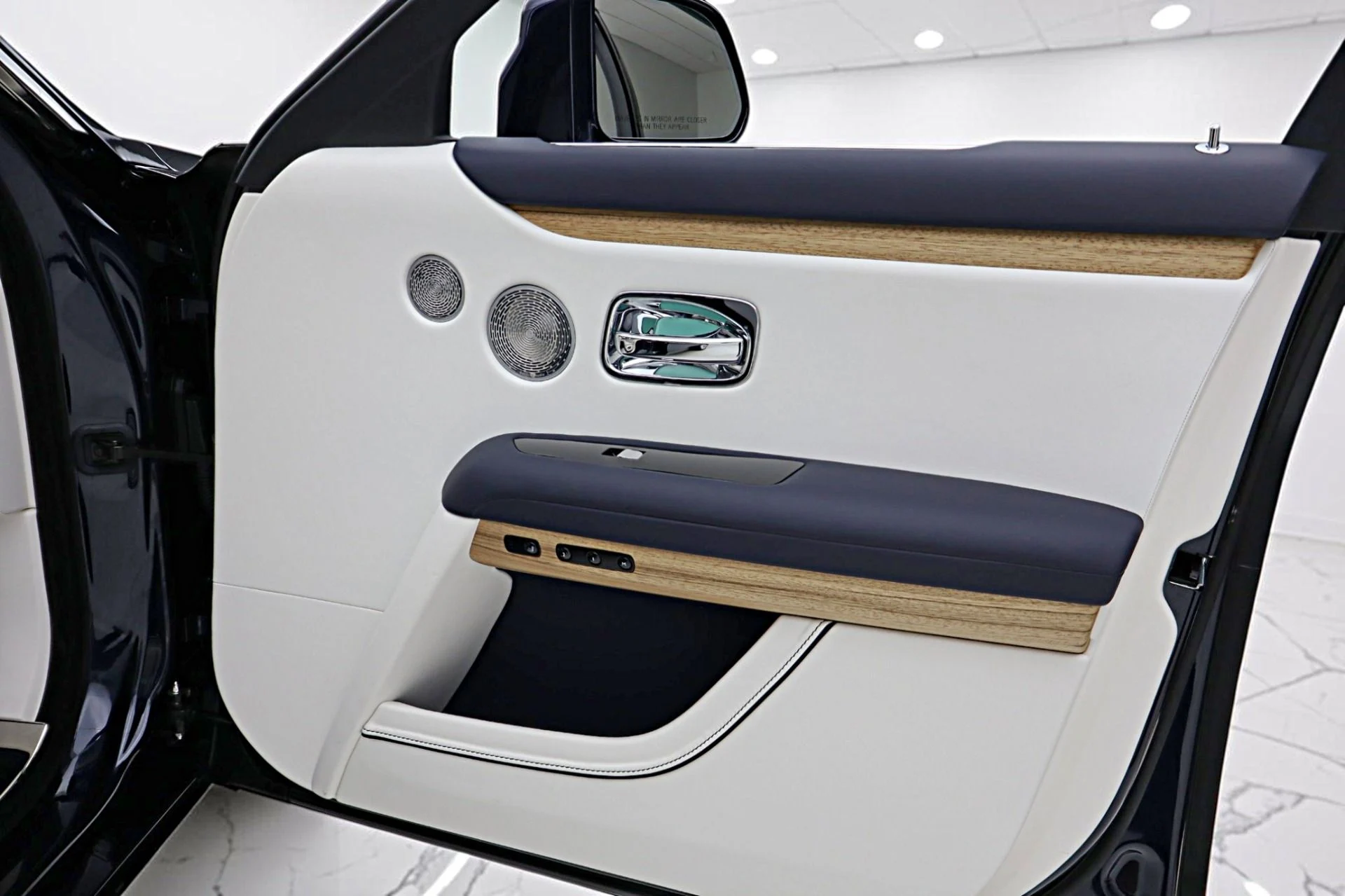 mph052_568636115_New_2025_Rolls_Royce_Ghost_LEASE_OPTIONS_AVAILABLE_b63f7cd190
