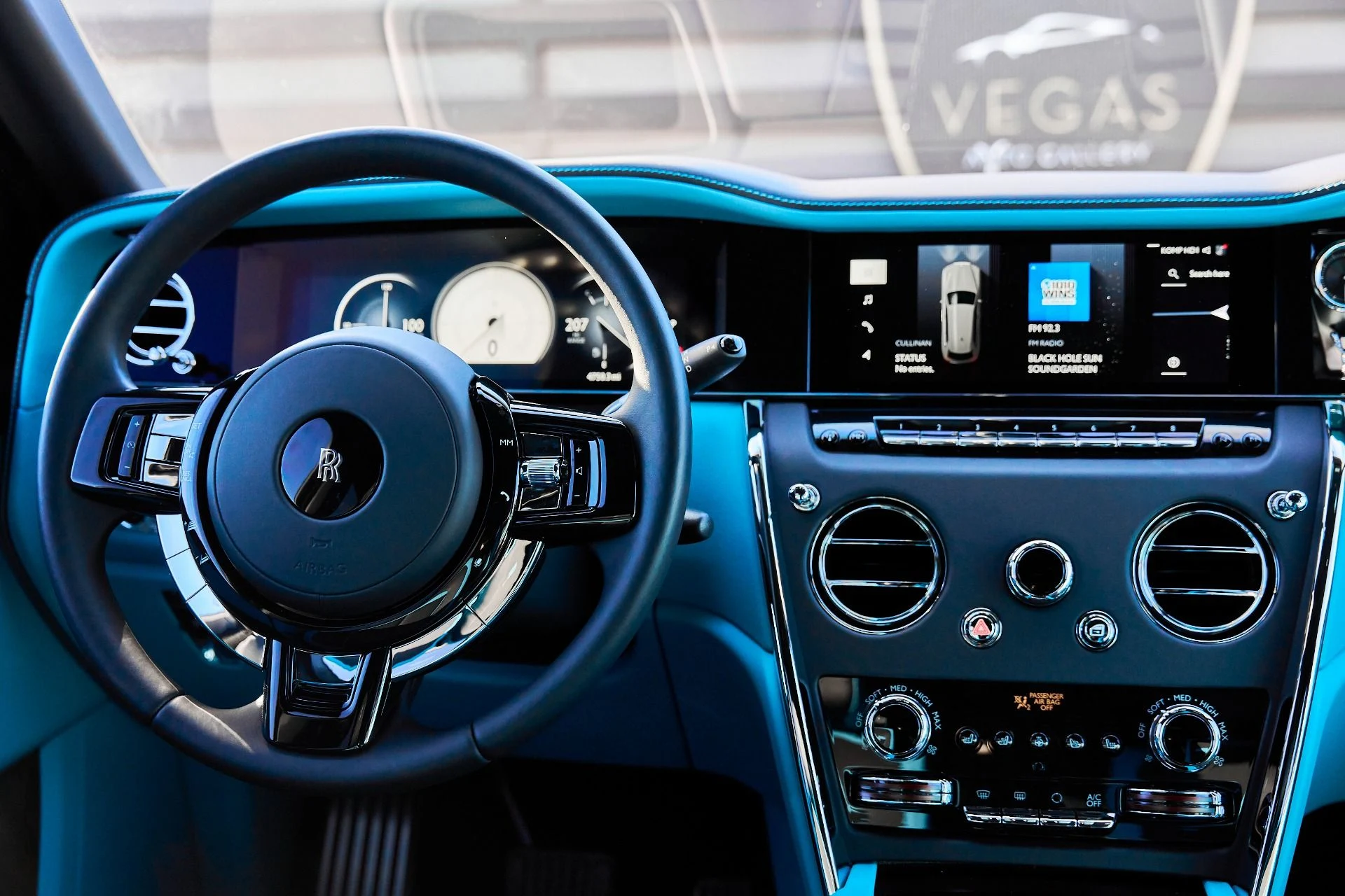 mph052_569736028_Used_2025_Rolls_Royce_Cullinan_Base_1767668877_fa9b8643f8