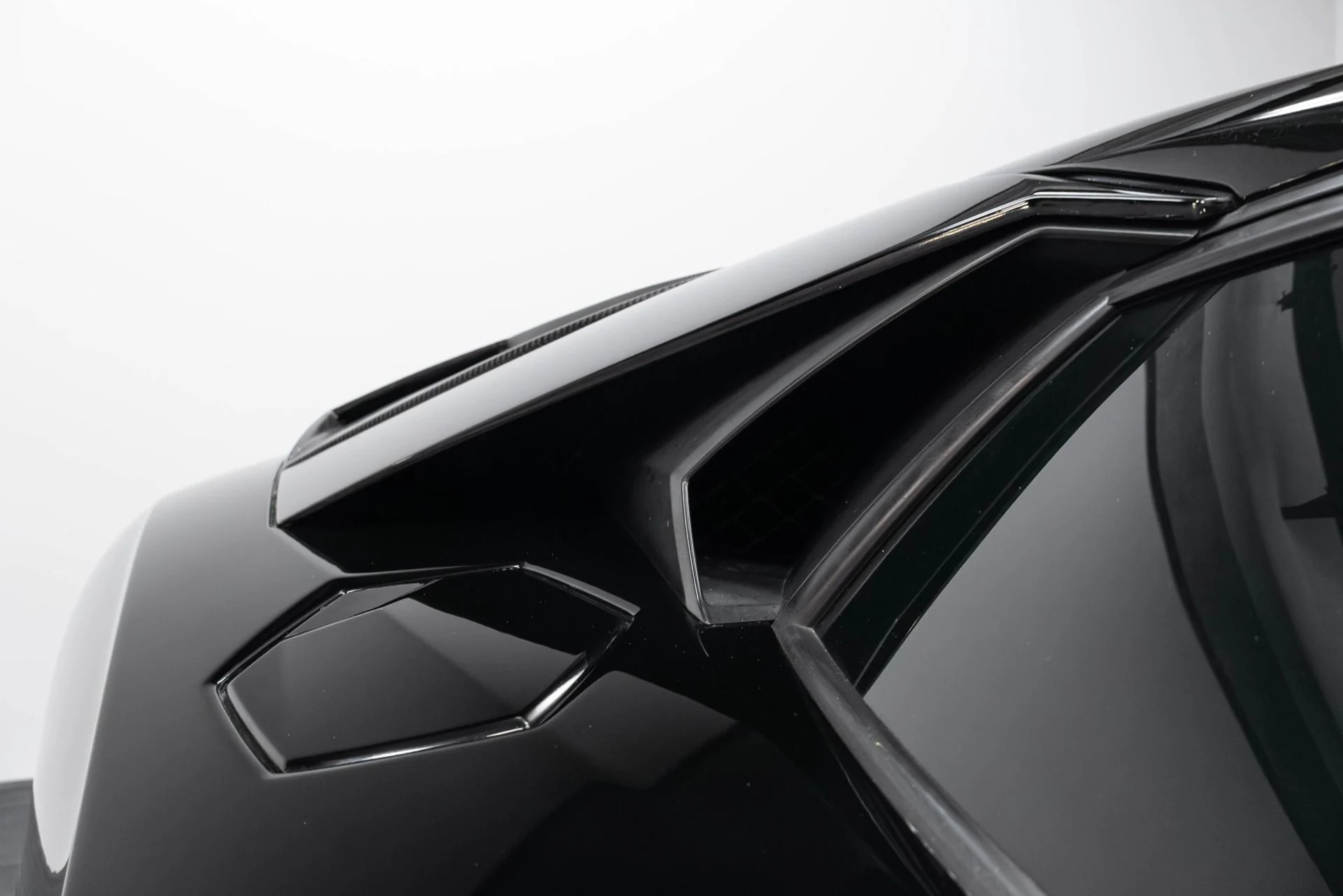 mph052_574933779_Used_2015_Lamborghini_Aventador_LP_700_4_1780593182_e1ee0a3c56