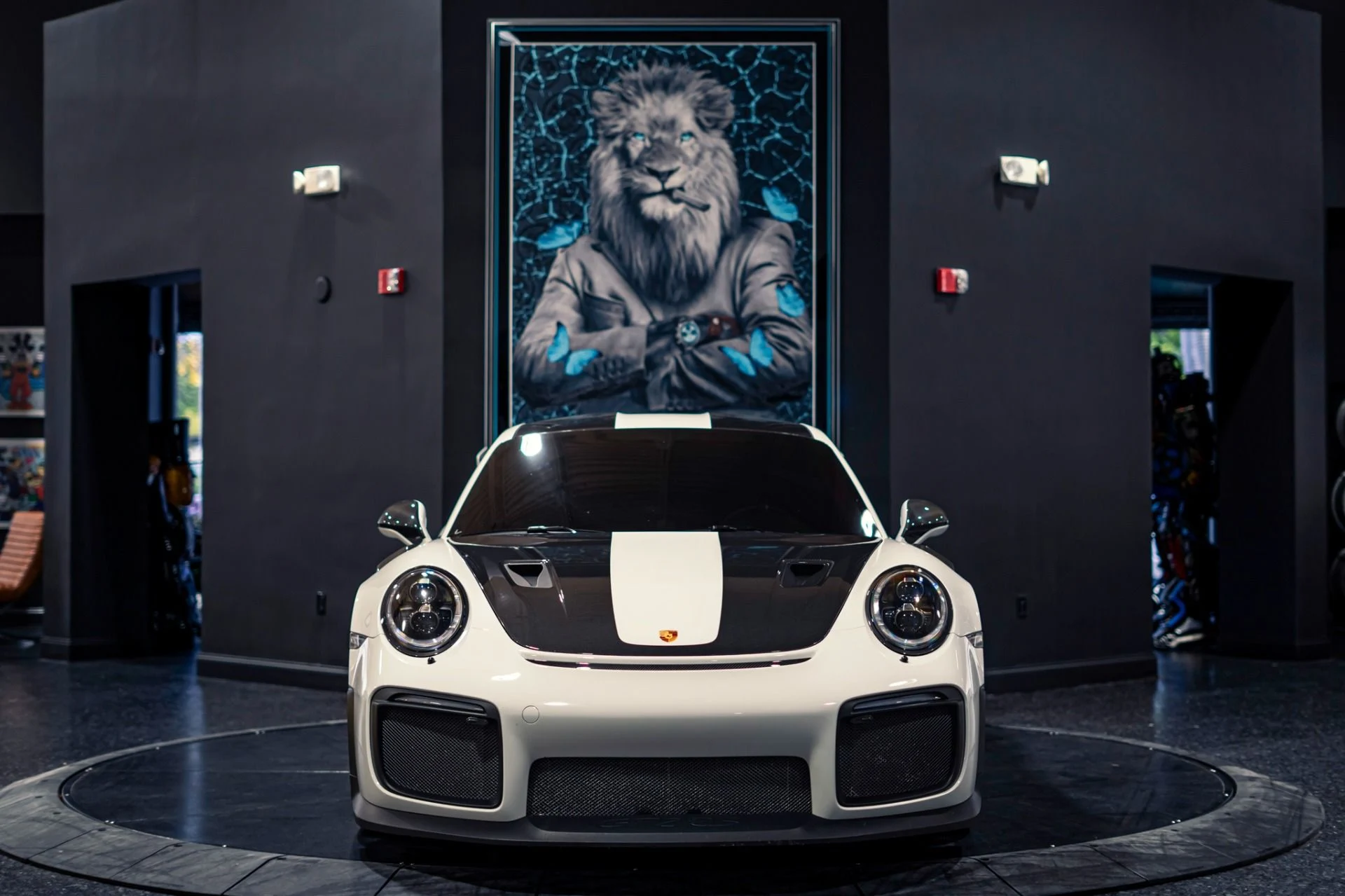 mph052_575613444_Used_2018_Porsche_911_GT_2_RS_1777474085_538d49e84b