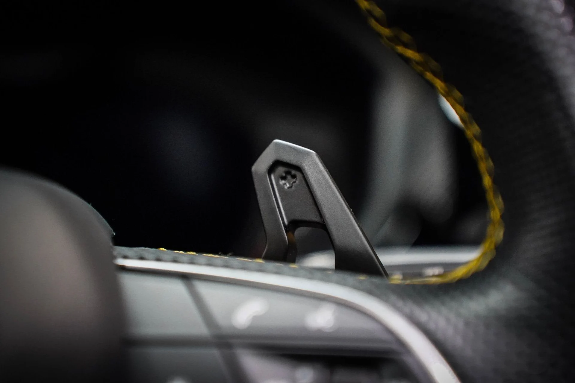 mph052_578495928_37414663_01900_2020_lamborghini_urus_043_363fe6dccd