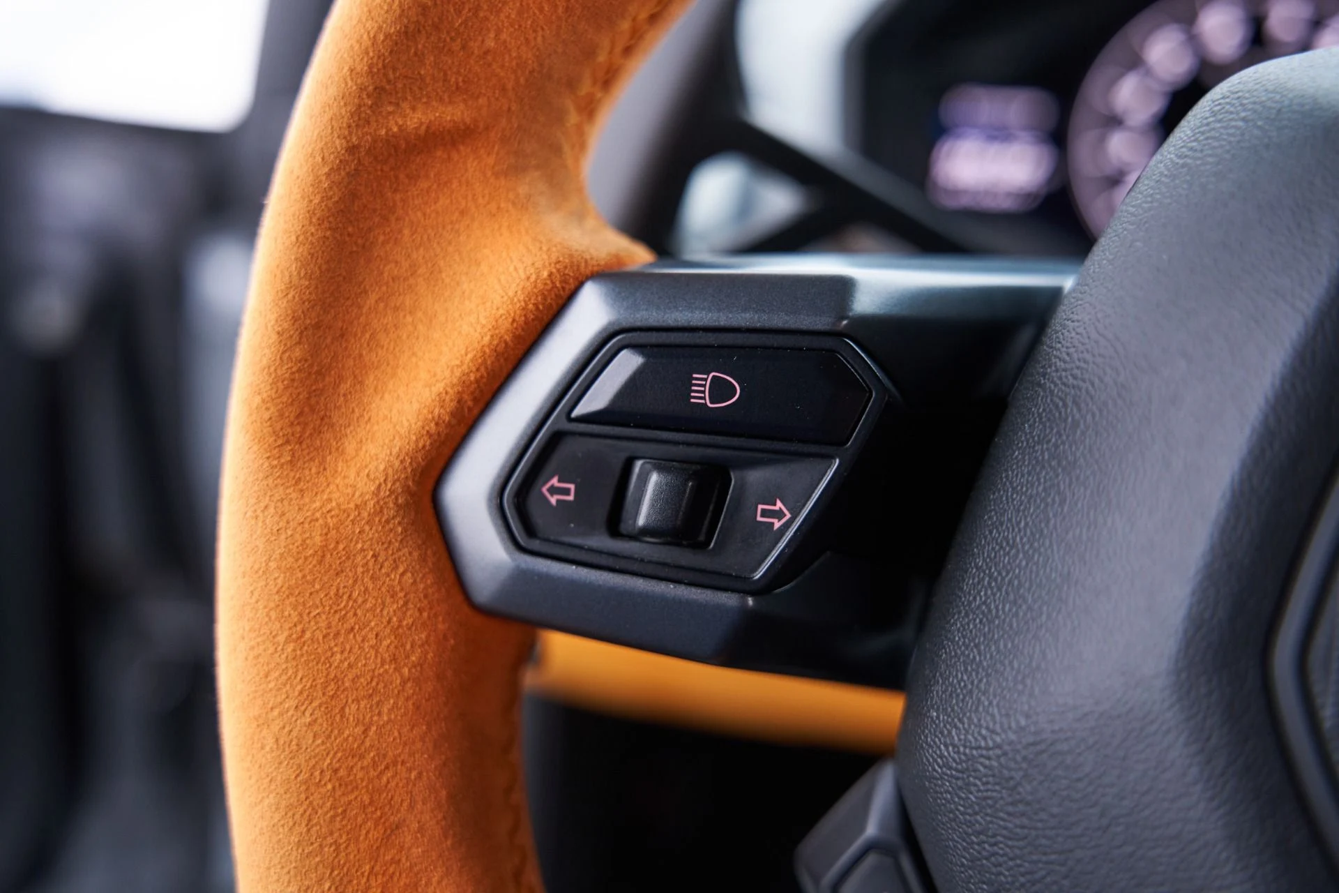 mph052_605202898_Used_2015_Lamborghini_Huracan_LP_610_4_1792524024_c08b25c66b