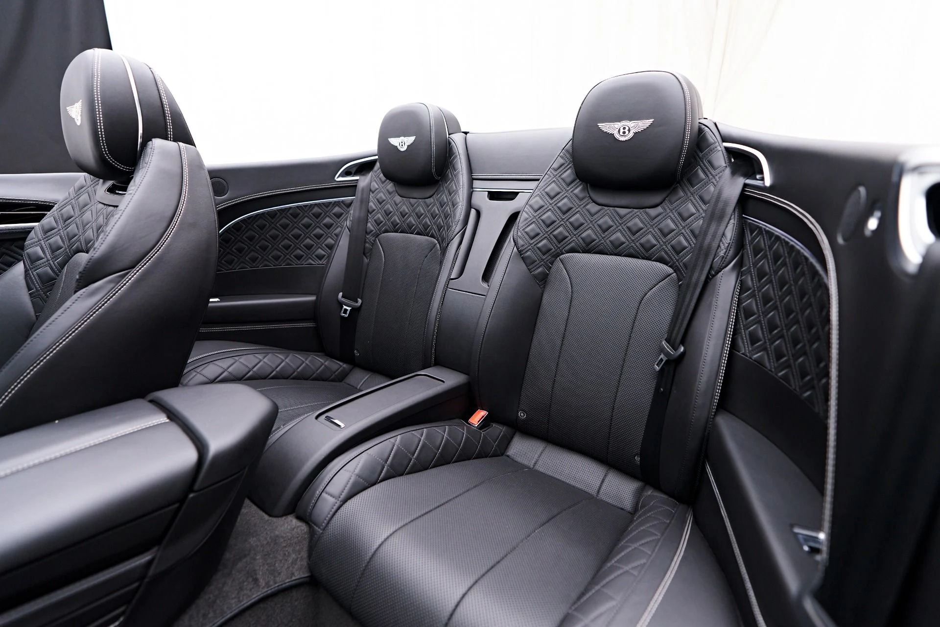 mph052_620953298_Used_2023_Bentley_Continental_GT_Azure_1757028976_0a4e239b6f