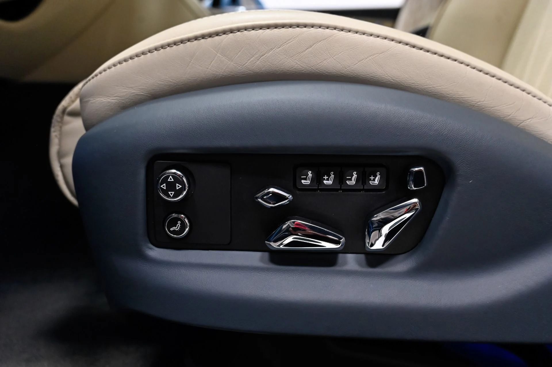 mph052_663085461_Used_2022_Bentley_Flying_Spur_V8_1790876824_79343161db