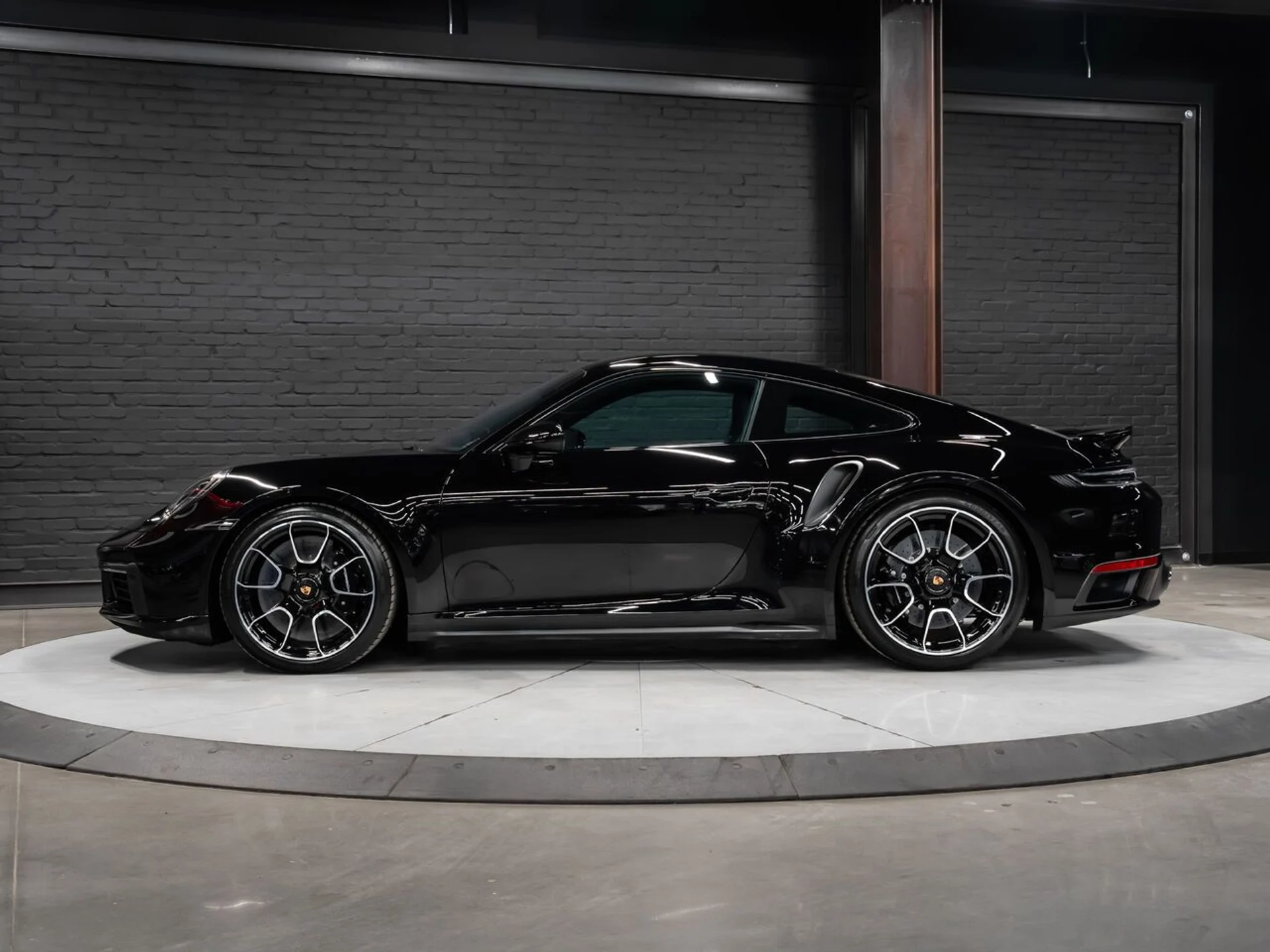 mph052_664886389_porsche_911_2022_59cdbdab07