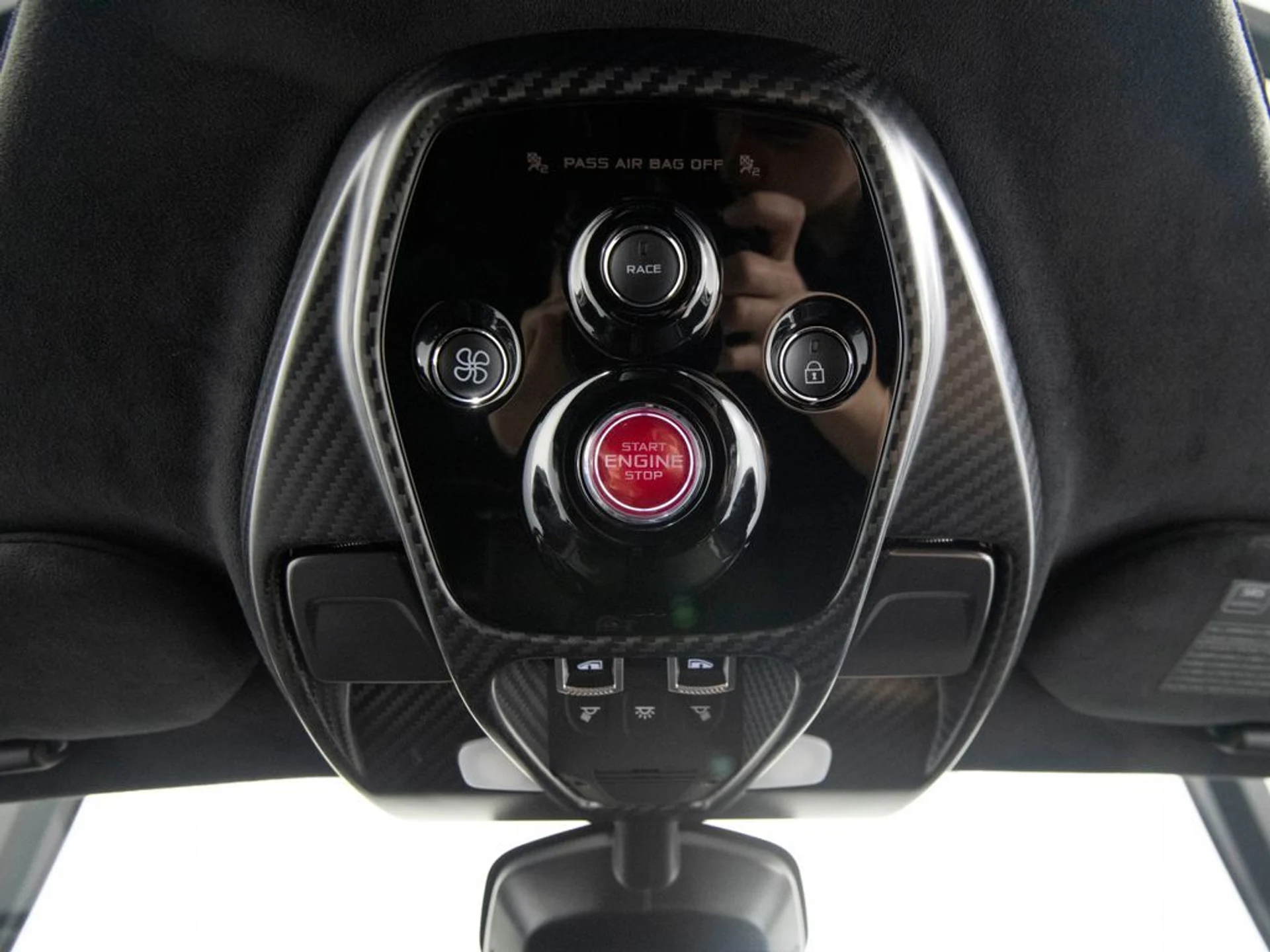 mph052_689741536_7a0108cfe7e4bdea1fe13e35387d6c1cx_05a2b3a195