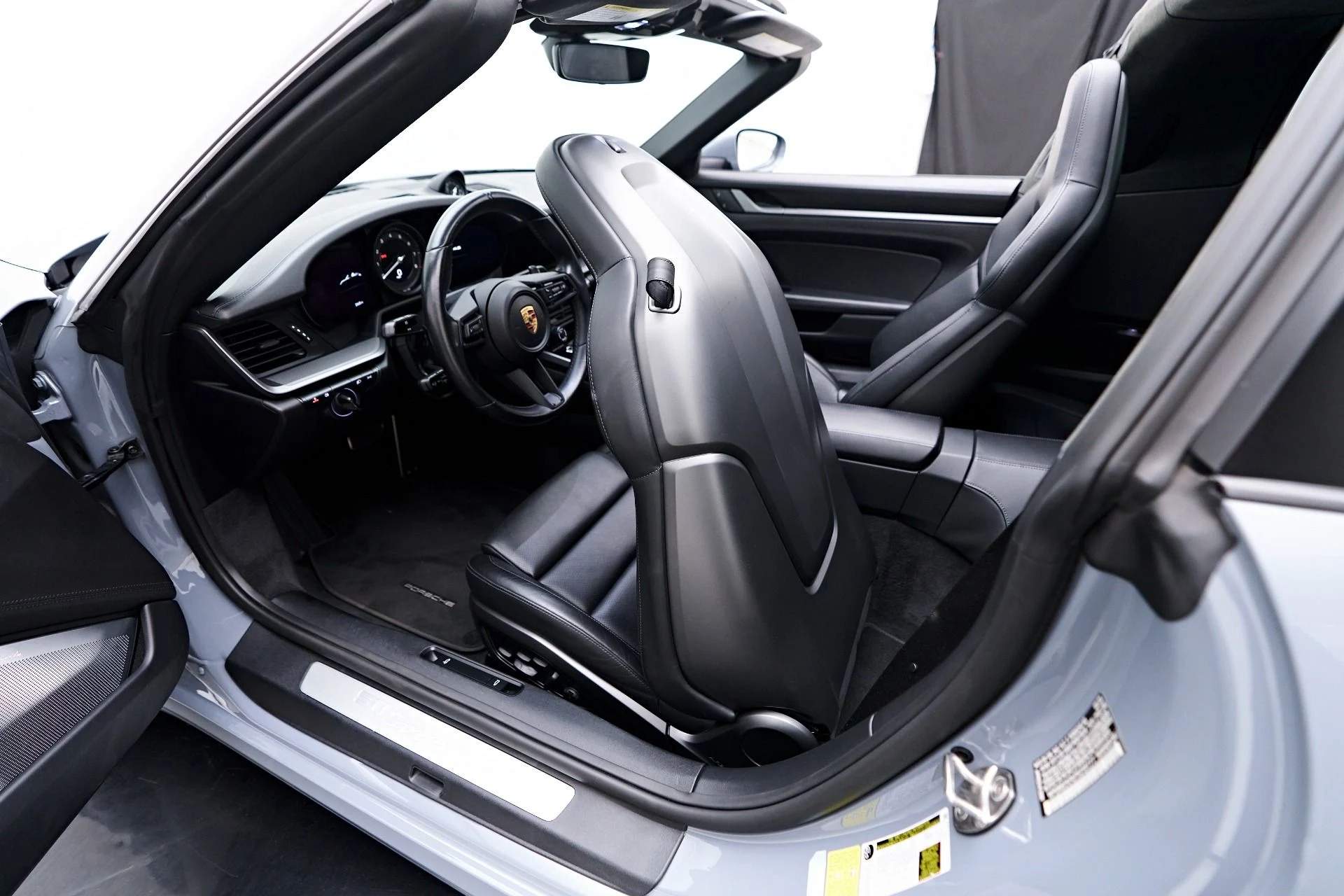 mph052_69094385_Used_2023_Porsche_911_Targa_4_S_1757702887_74597cfa1a
