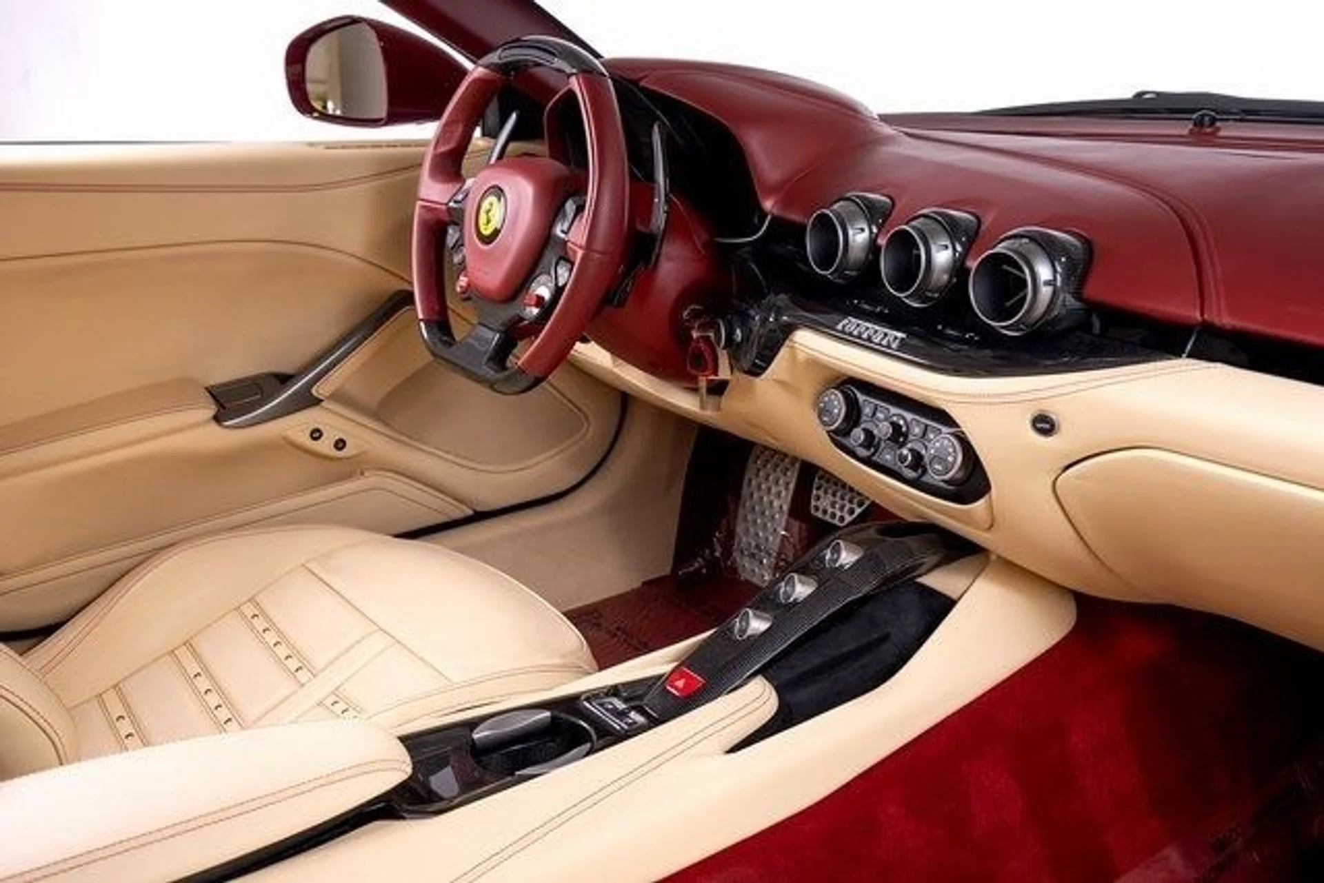 mph052_694828759_00763804c37c9c0bd2fa3ad0ad07eab8x_cd445ccc16