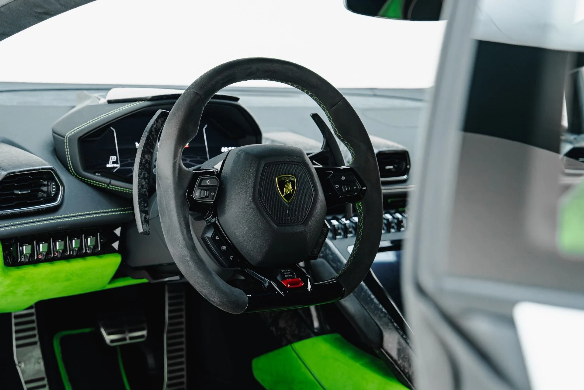 mph052_695757283_Used_2021_Lamborghini_Huracan_VF_Supercharged_EVO_1789669167_30eb5eb997