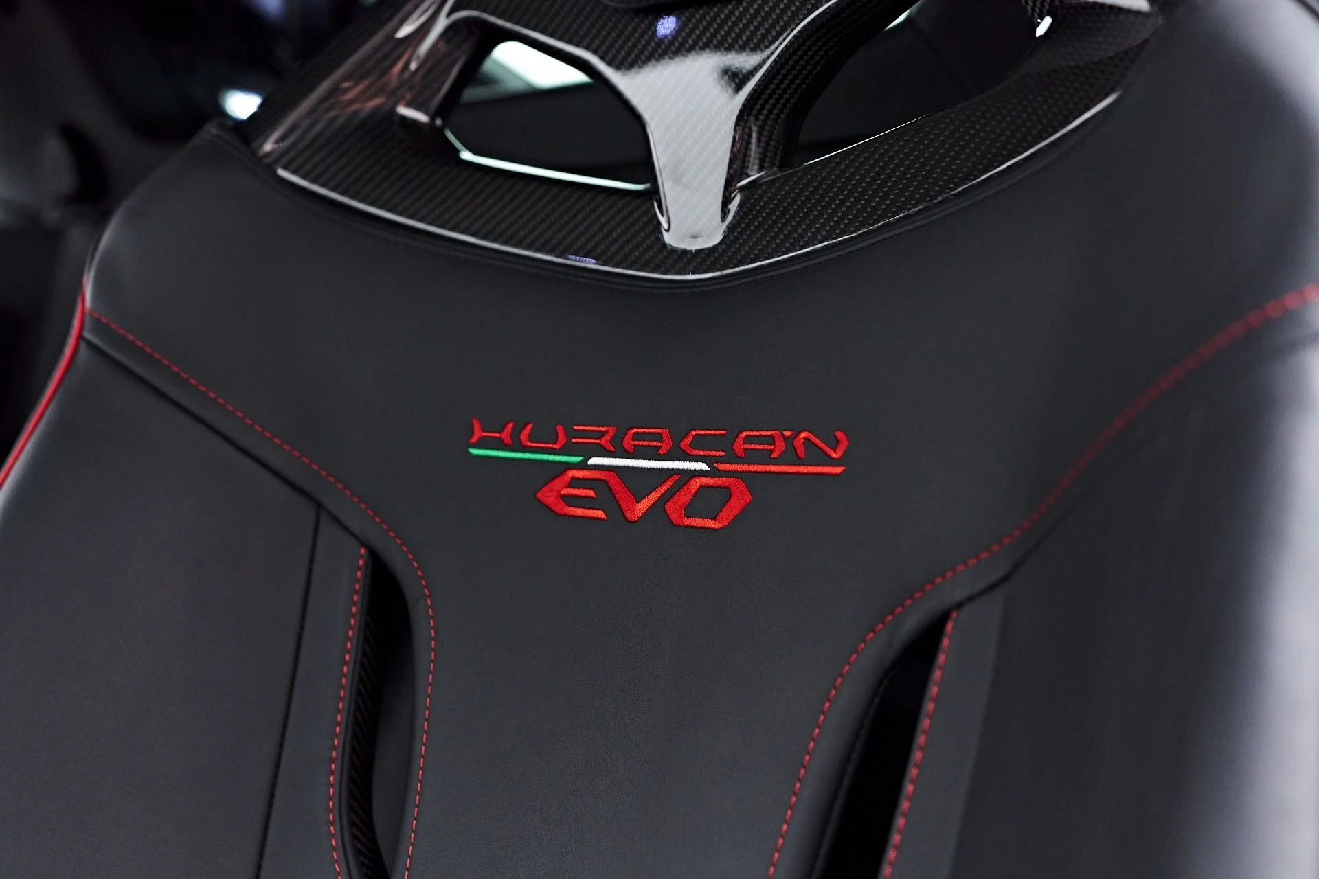mph052_711450938_Used_2023_Lamborghini_Huracan_EVO_Base_1753408118_de79056ada