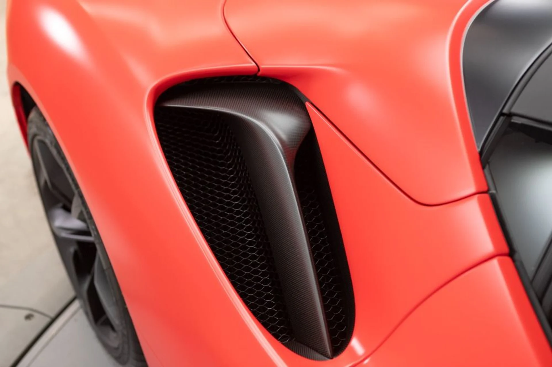 mph052_711490858_Used_2022_Ferrari_SF_90_Spider_f6f8d27e5e