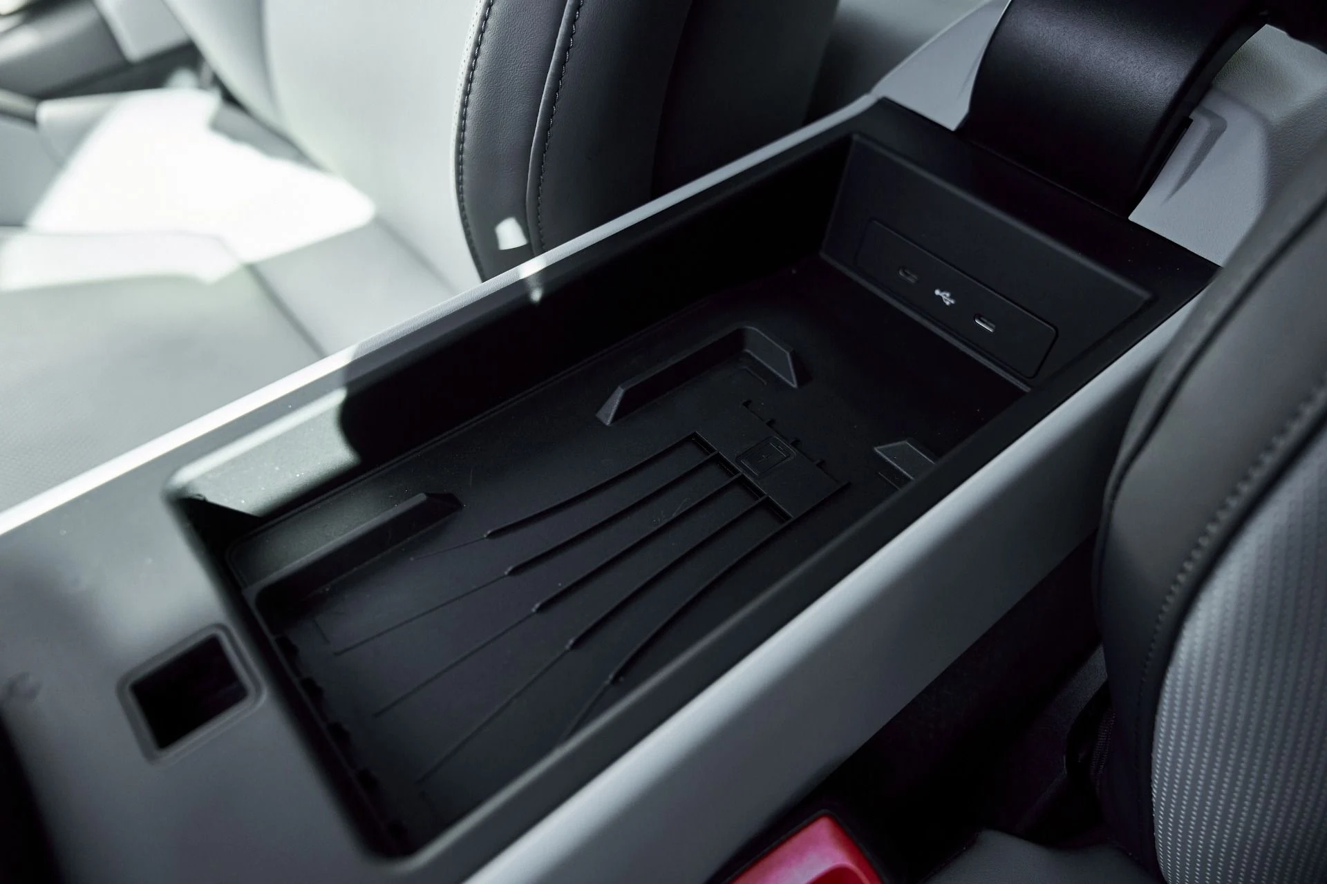 mph052_725195893_Used_2025_Porsche_911_Carrera_1768012394_92296327e0