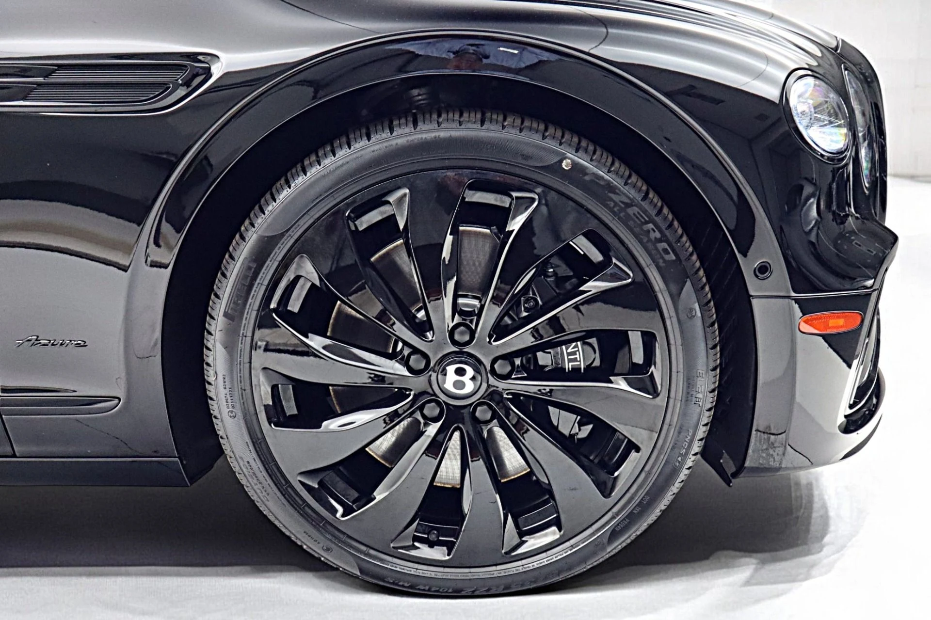 mph052_75576343_New_2026_BENTLEY_Flying_Spur_Azure_V8_2cdf2e58f1