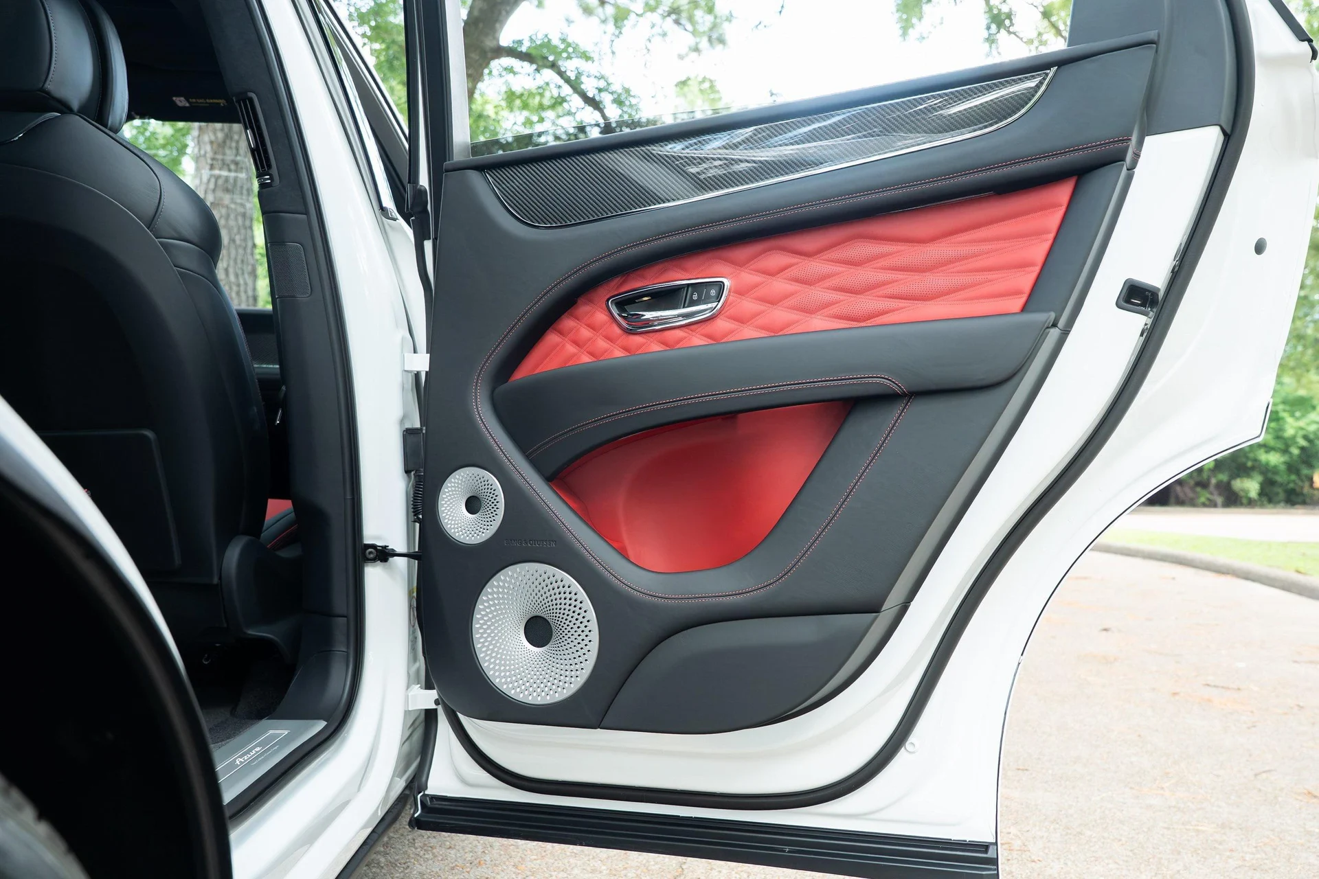 mph052_772509030_442093801_689432d23c08f0aab8b366f2_610e9f97e0