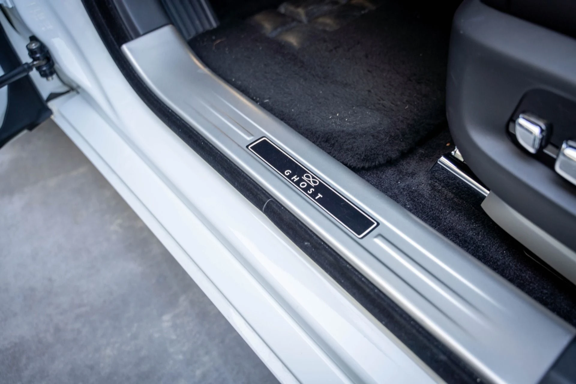 mph052_779470343_Used_2022_Rolls_Royce_Black_Badge_Ghost_1772144619_9210b63824