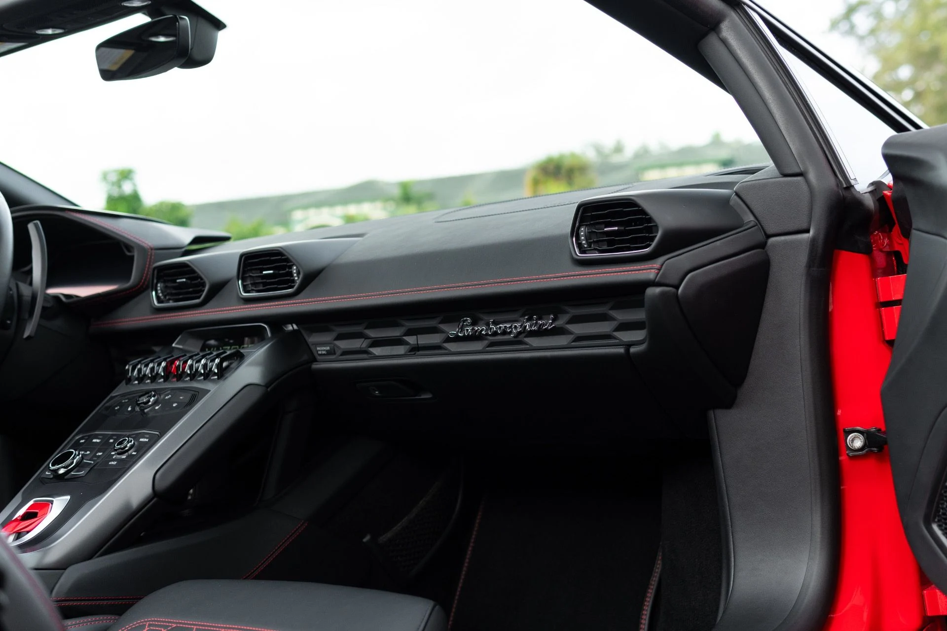 mph052_784915124_Used_2018_Lamborghini_Huracan_LP_580_2_Spyder_1766443768_eb41b73e41