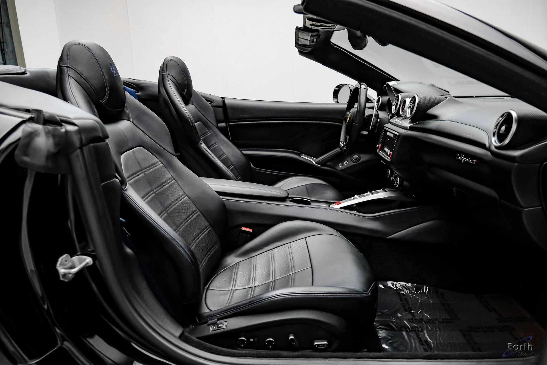 mph052_789513362_562c54c24ddd2f166bf5274096d94d15x_ae29cfd827