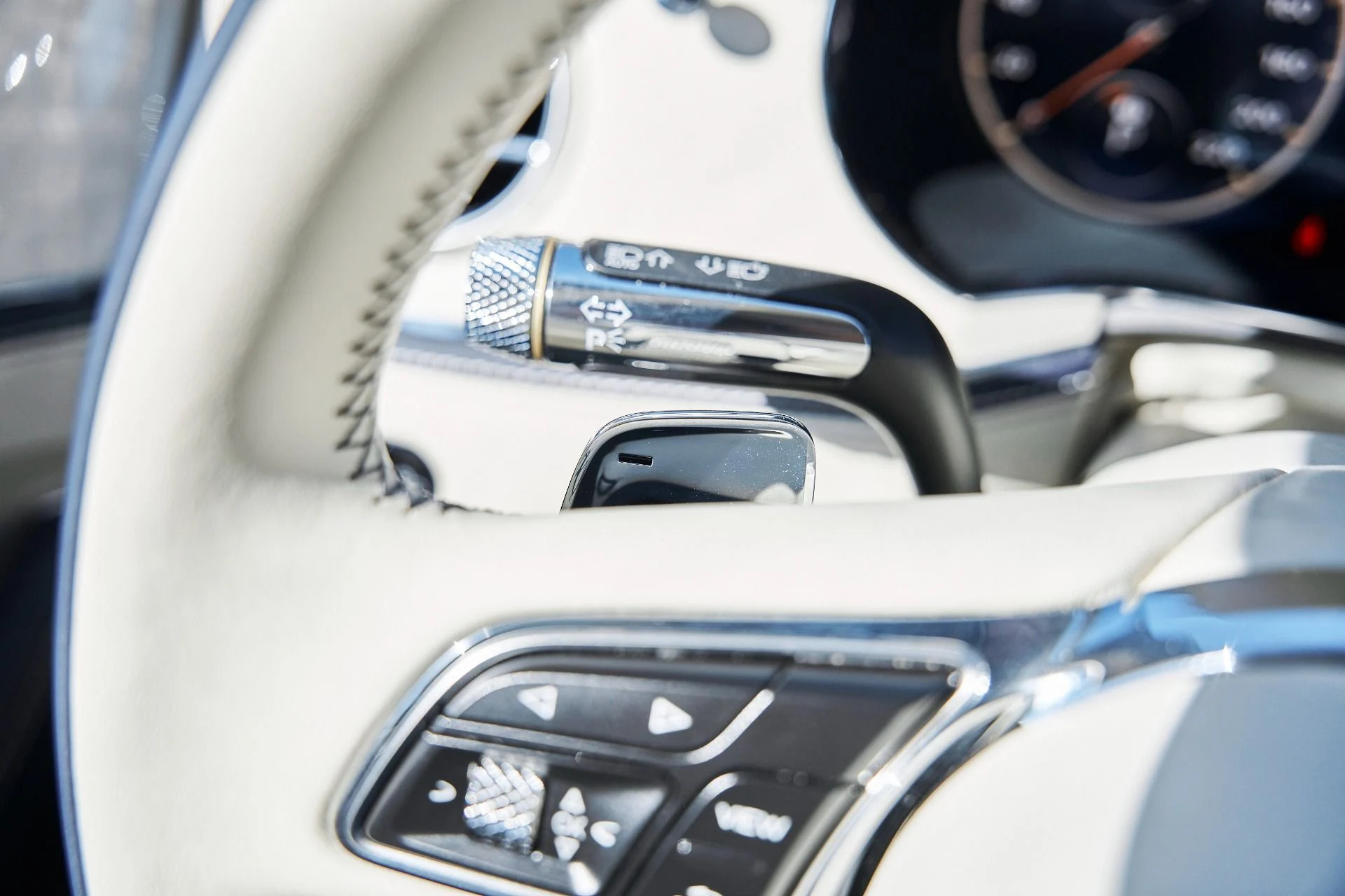 mph052_794383260_Used_2024_Bentley_Flying_Spur_Mulliner_V8_1773796275_8554beb420