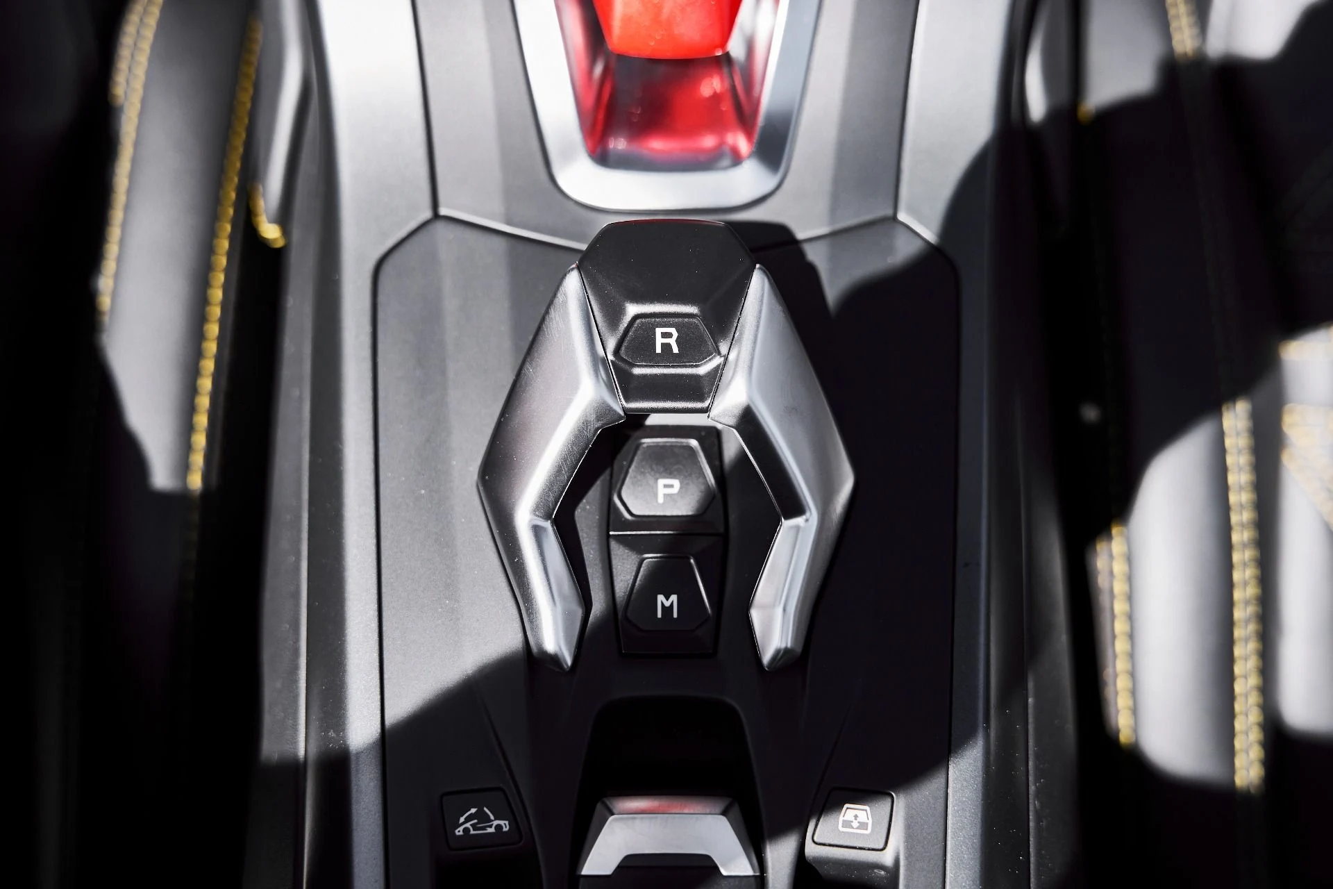 mph052_808209206_Used_2023_Lamborghini_Huracan_EVO_Base_1776733466_44747da579