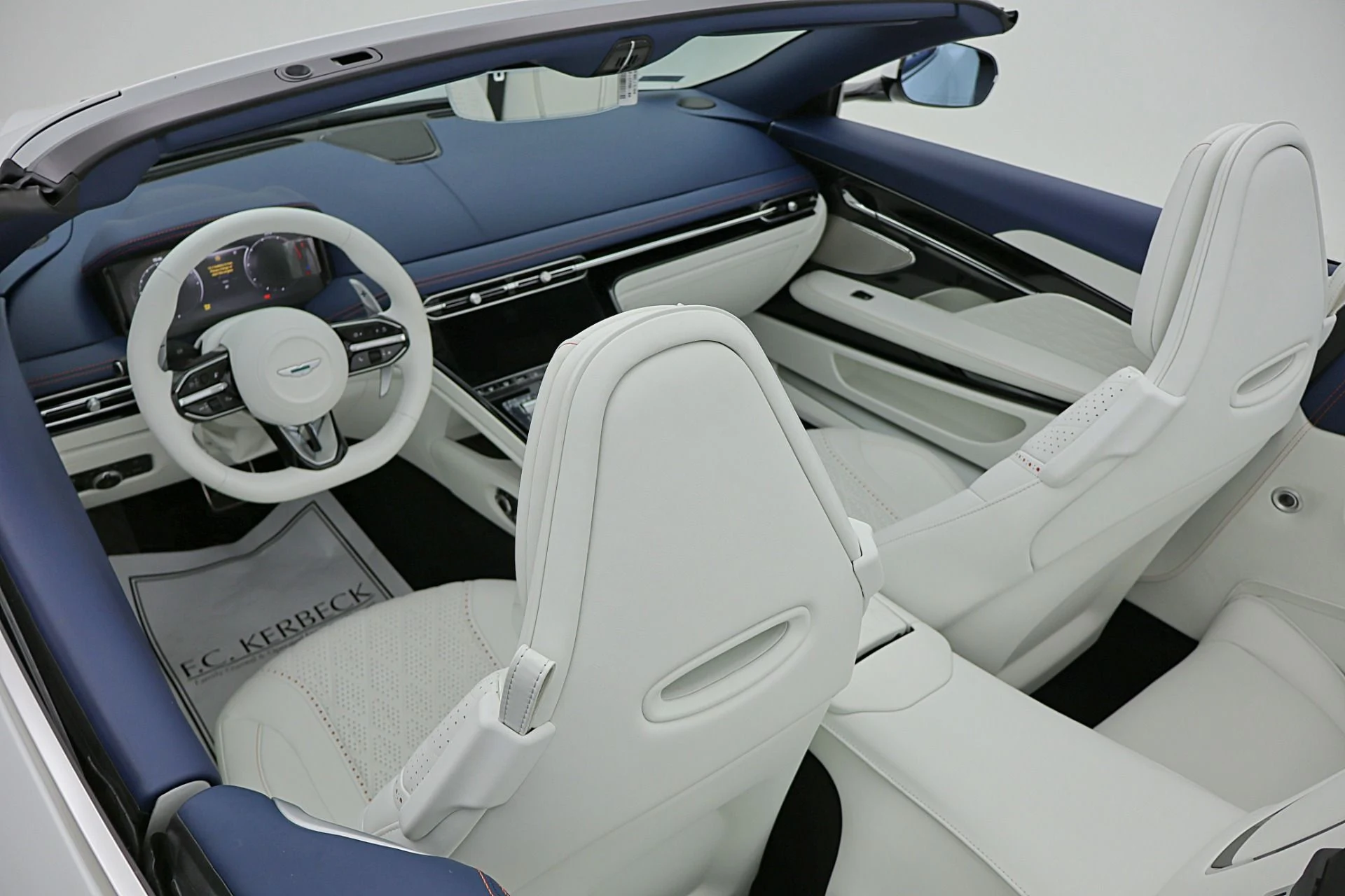 mph052_814051213_New_2026_Aston_Martin_DB_12_Volante_2dec958888