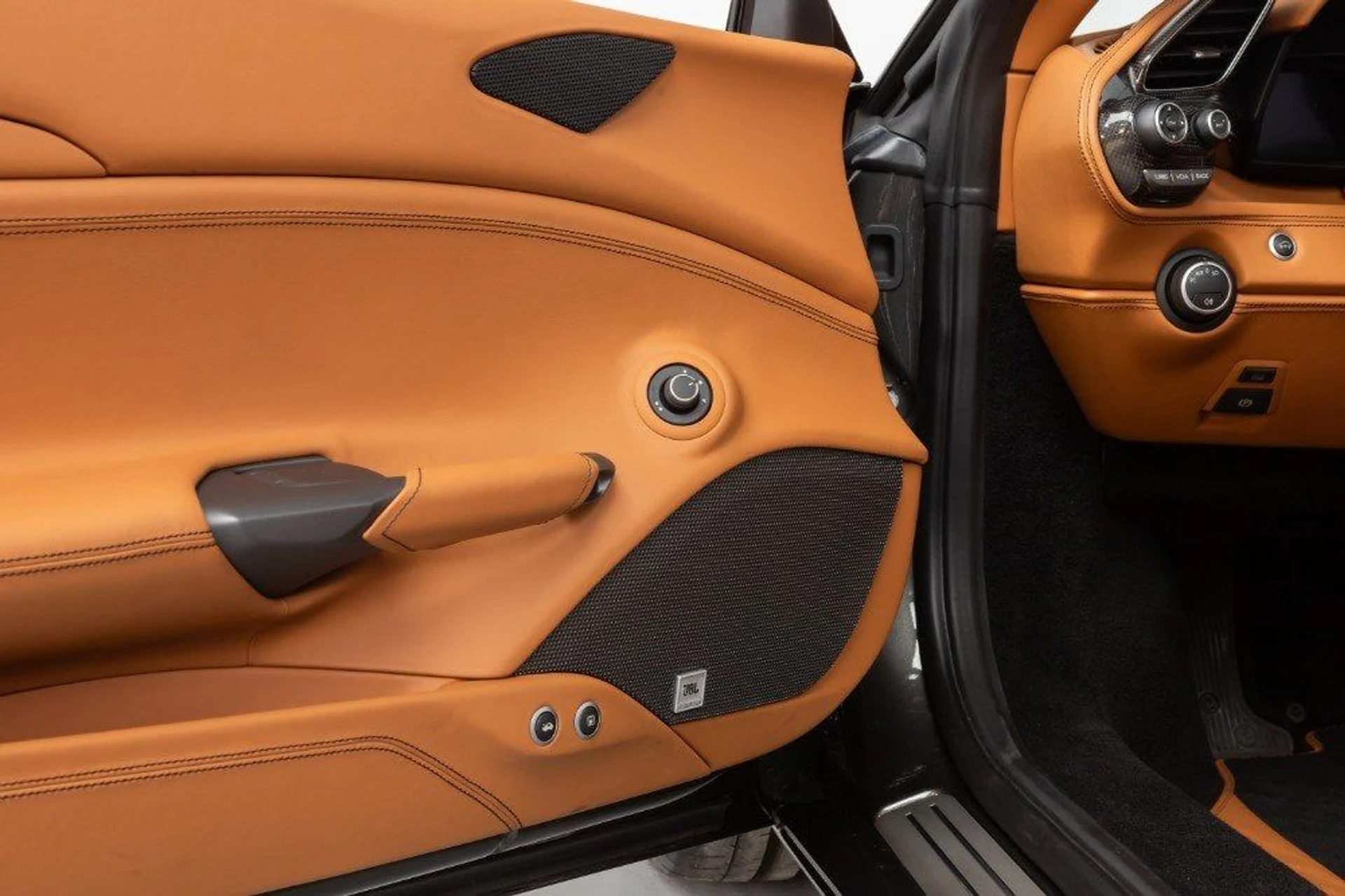 mph052_82694253_2d810cab5adf478491c12299f5ecb611_e0a934b7d8