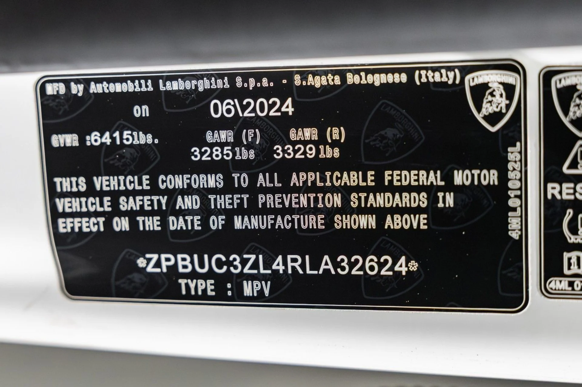 mph052_83074020_lw_c475e461c0